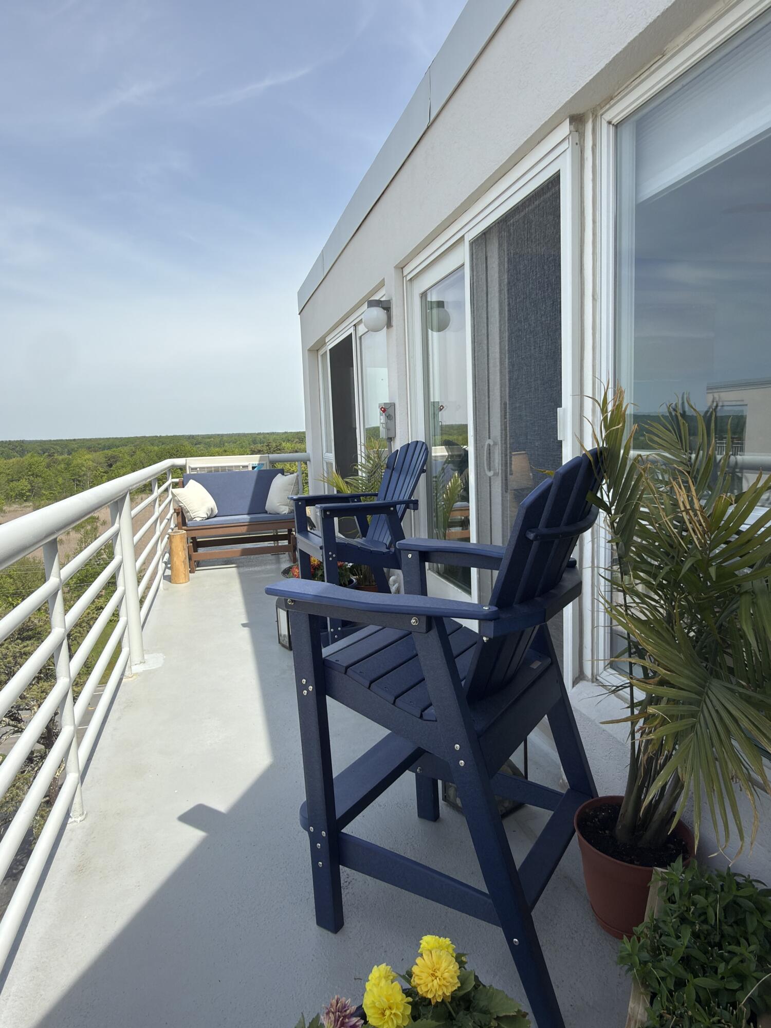 221 E Grand Avenue 8F