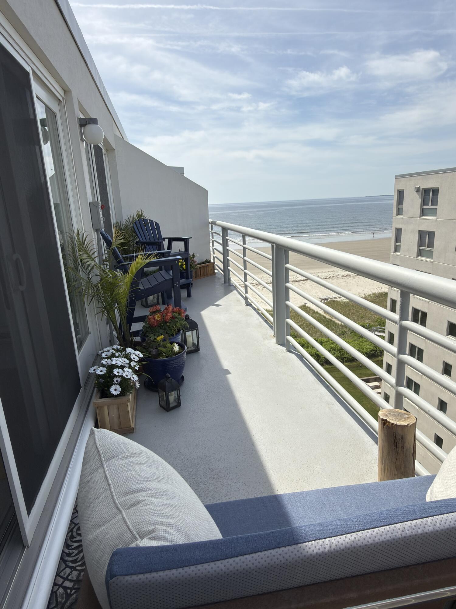 221 E Grand Avenue 8F