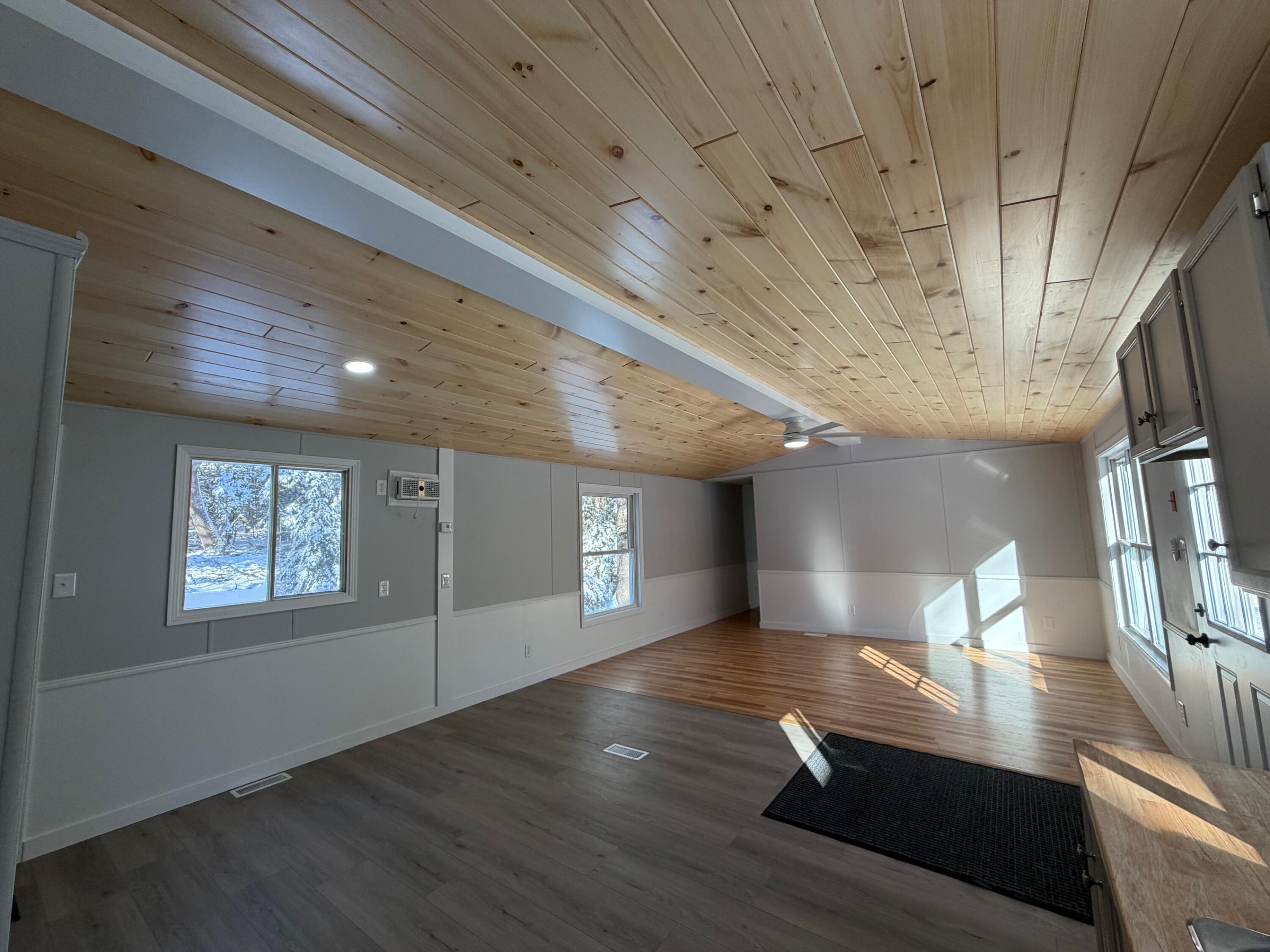 84 Willow Lane