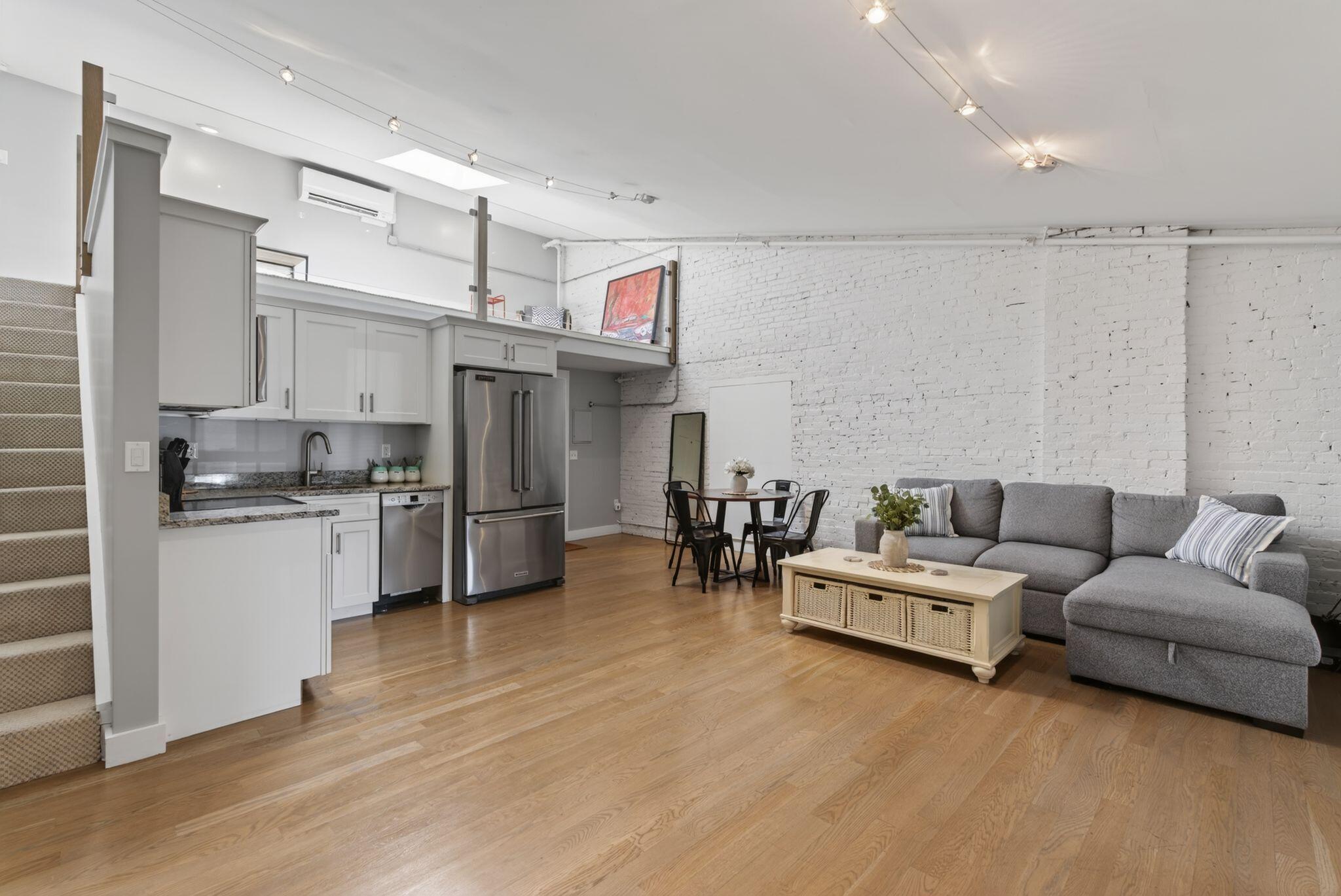 10 Exchange Street 409