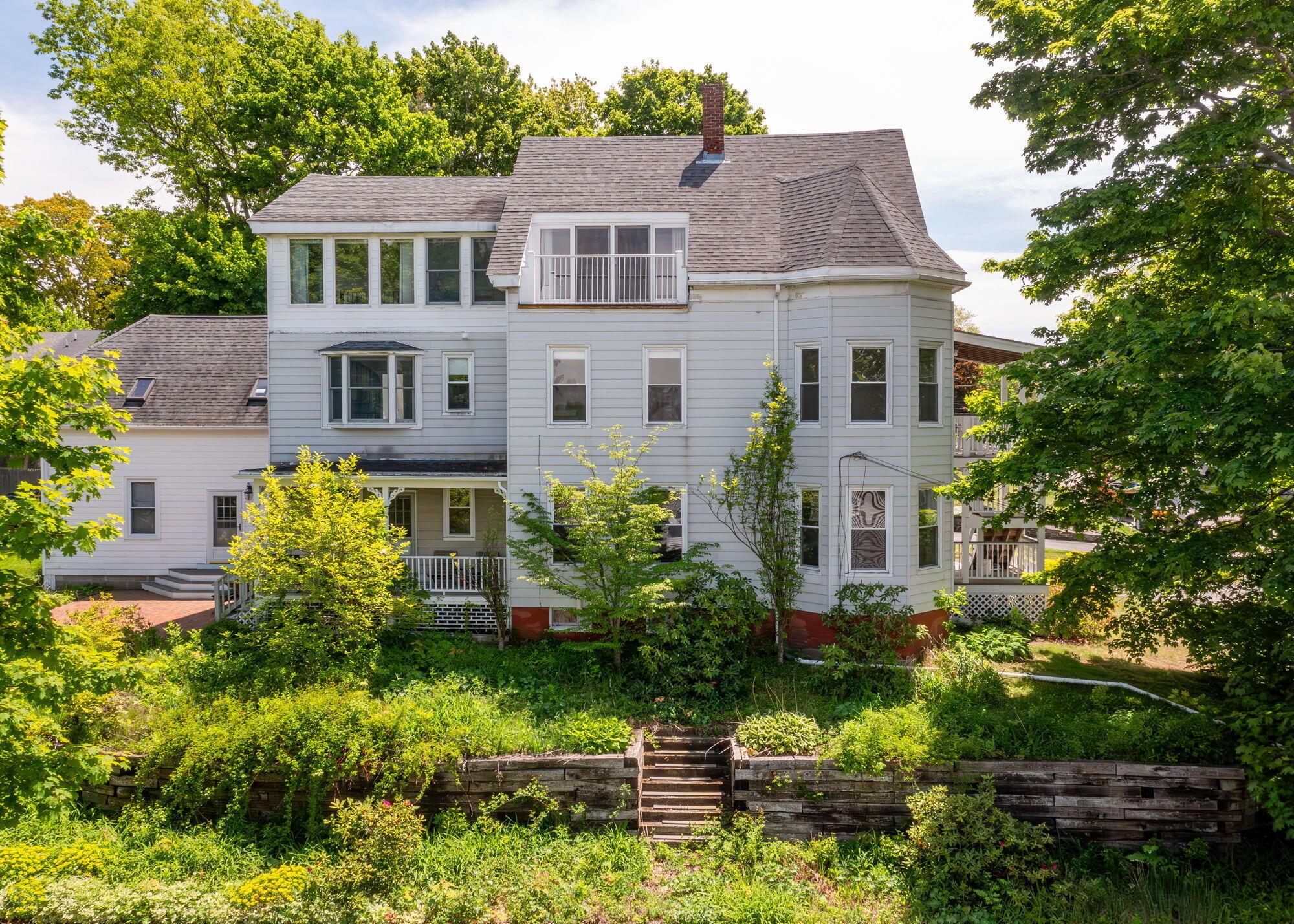 32 Clemons Street