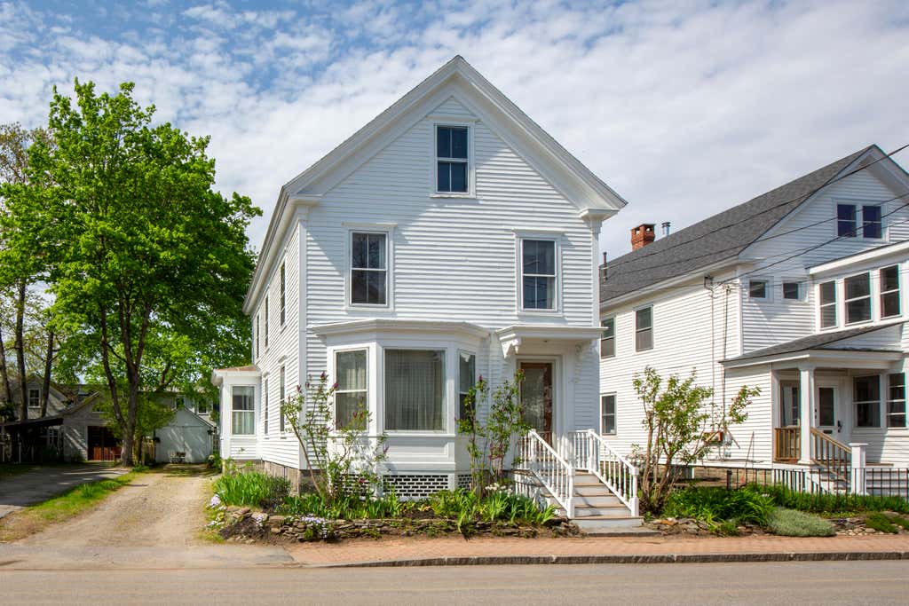 Photo of 25 School Street, Brunswick, ME 04011 (MLS # 1664035)