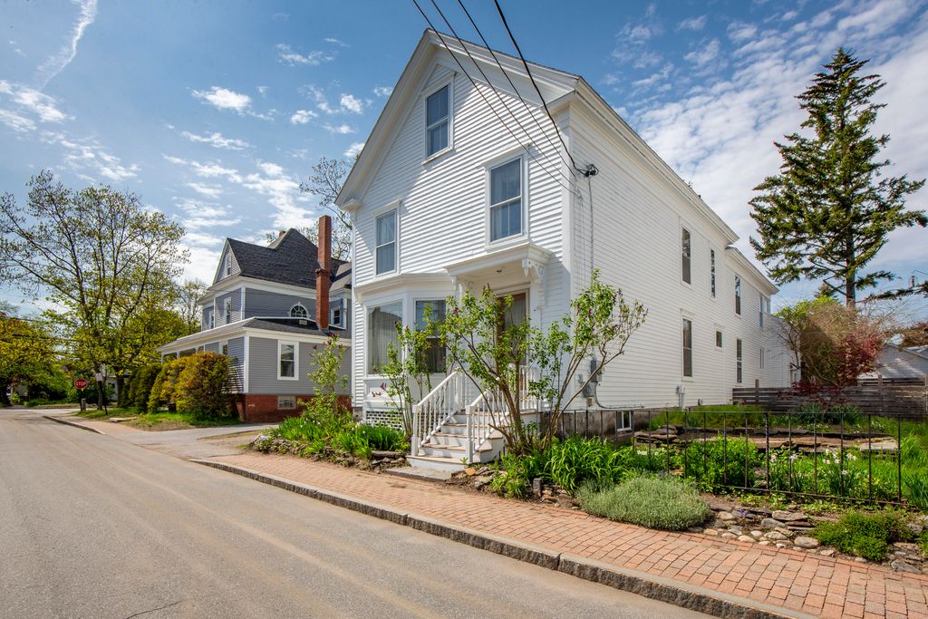 Photo of 25 School Street, Brunswick, ME 04011 (MLS # 1664035)