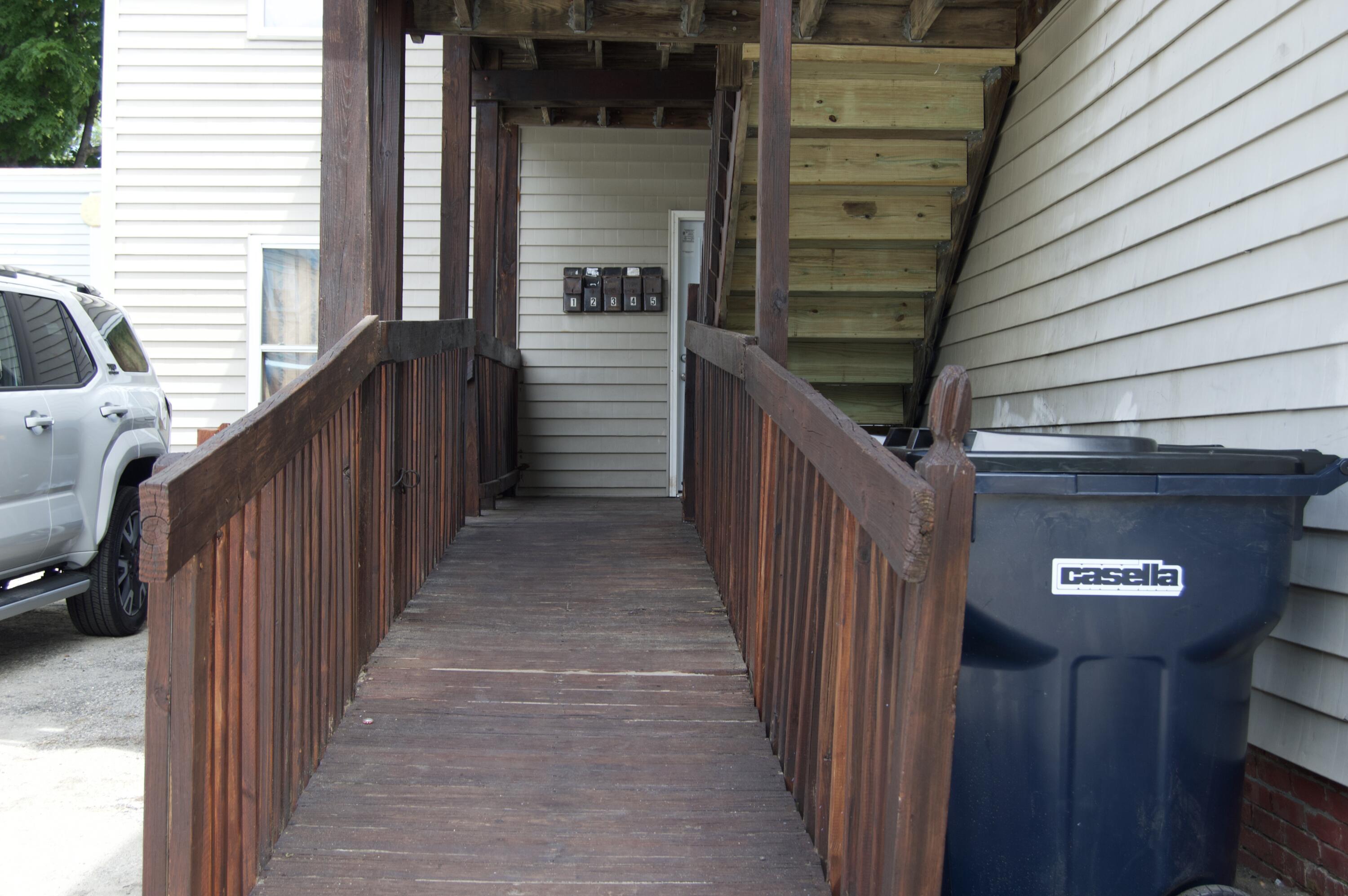 2 Oak Street