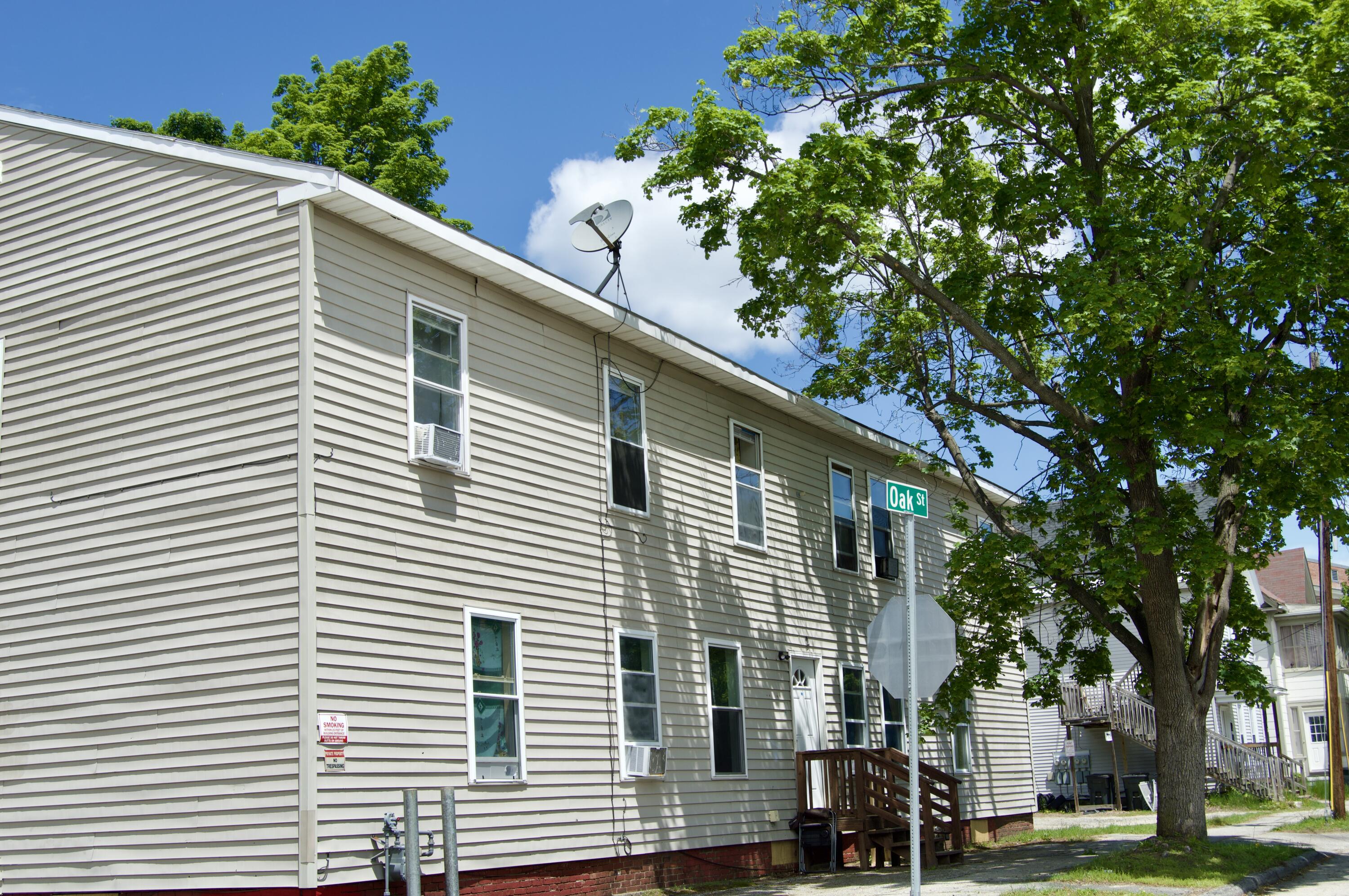 2 Oak Street