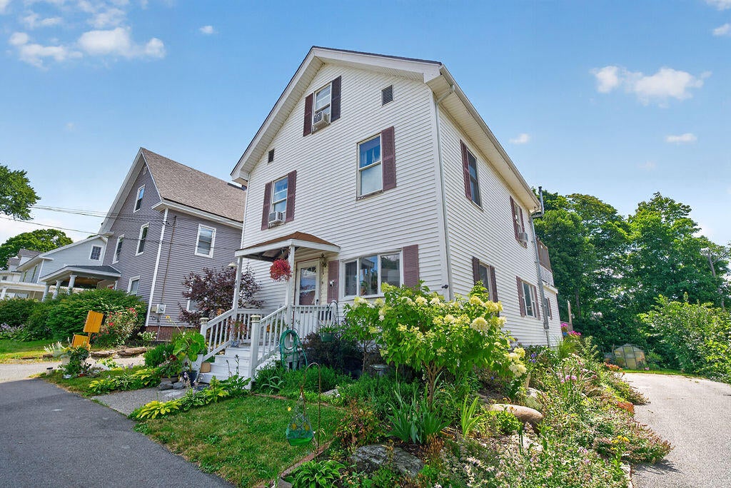 48 6th Street