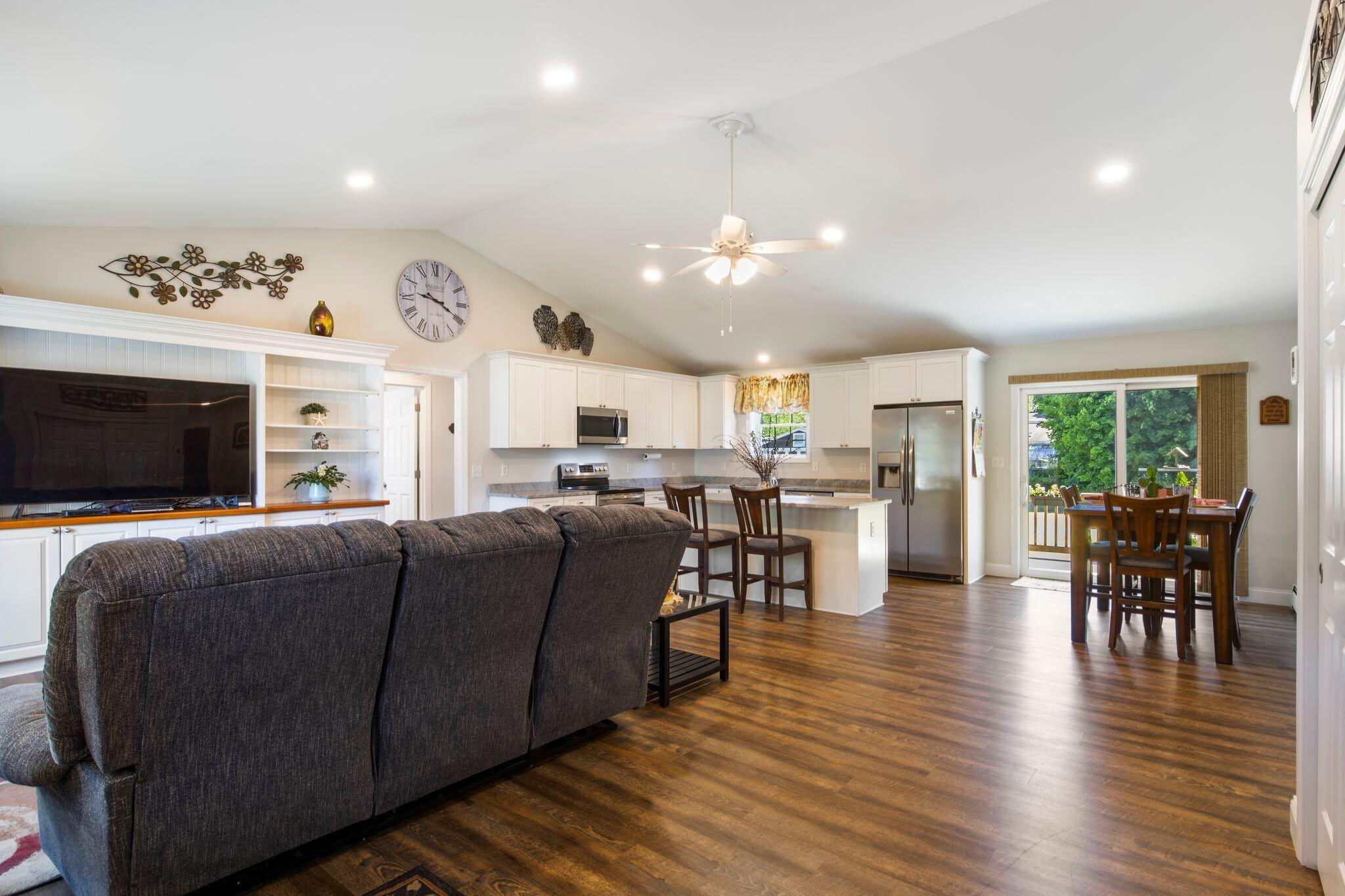14 Sunset Avenue
