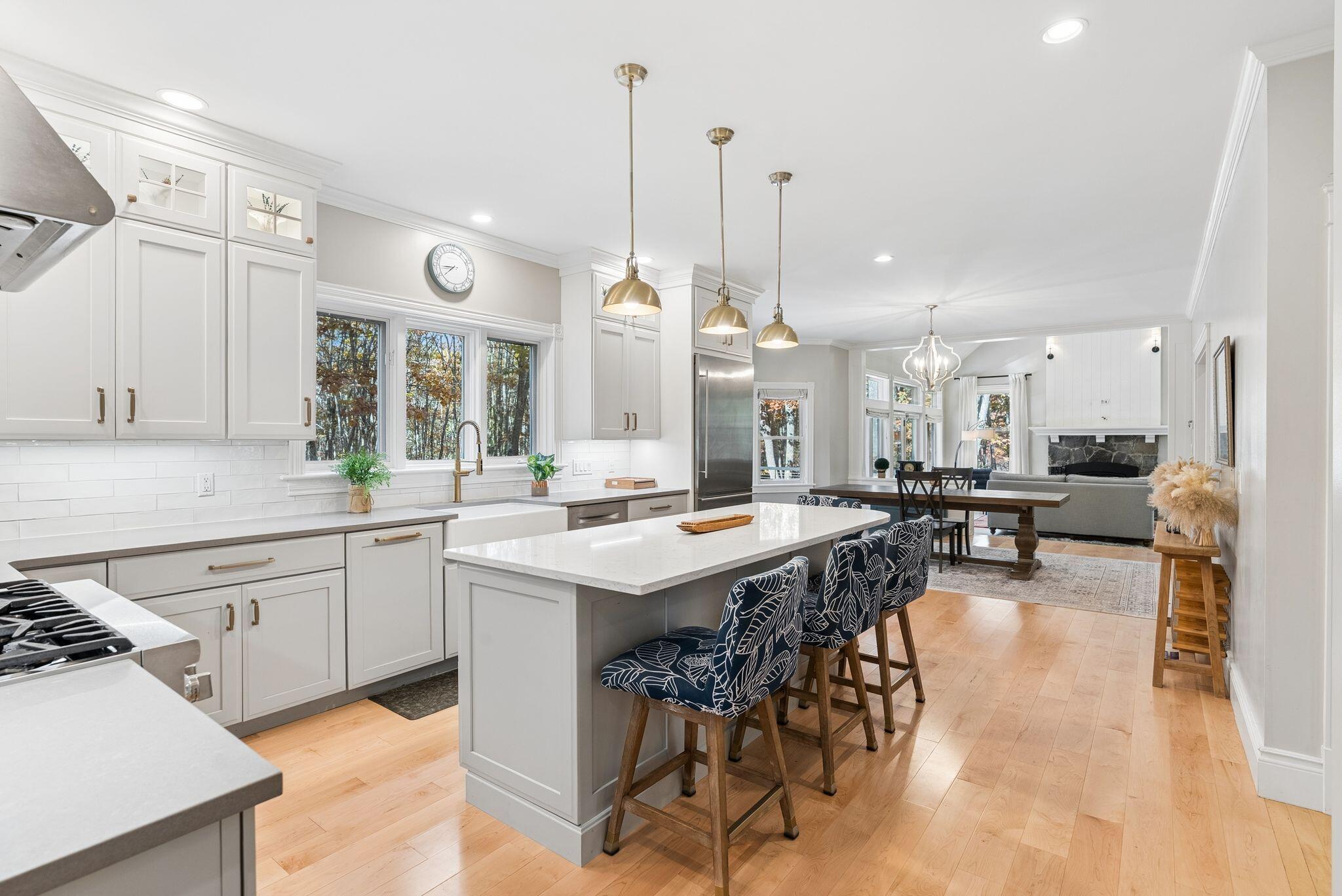 18 Ledgewater Drive