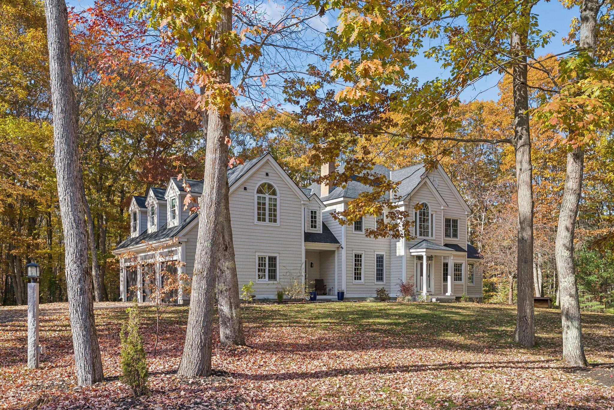 18 Ledgewater Drive