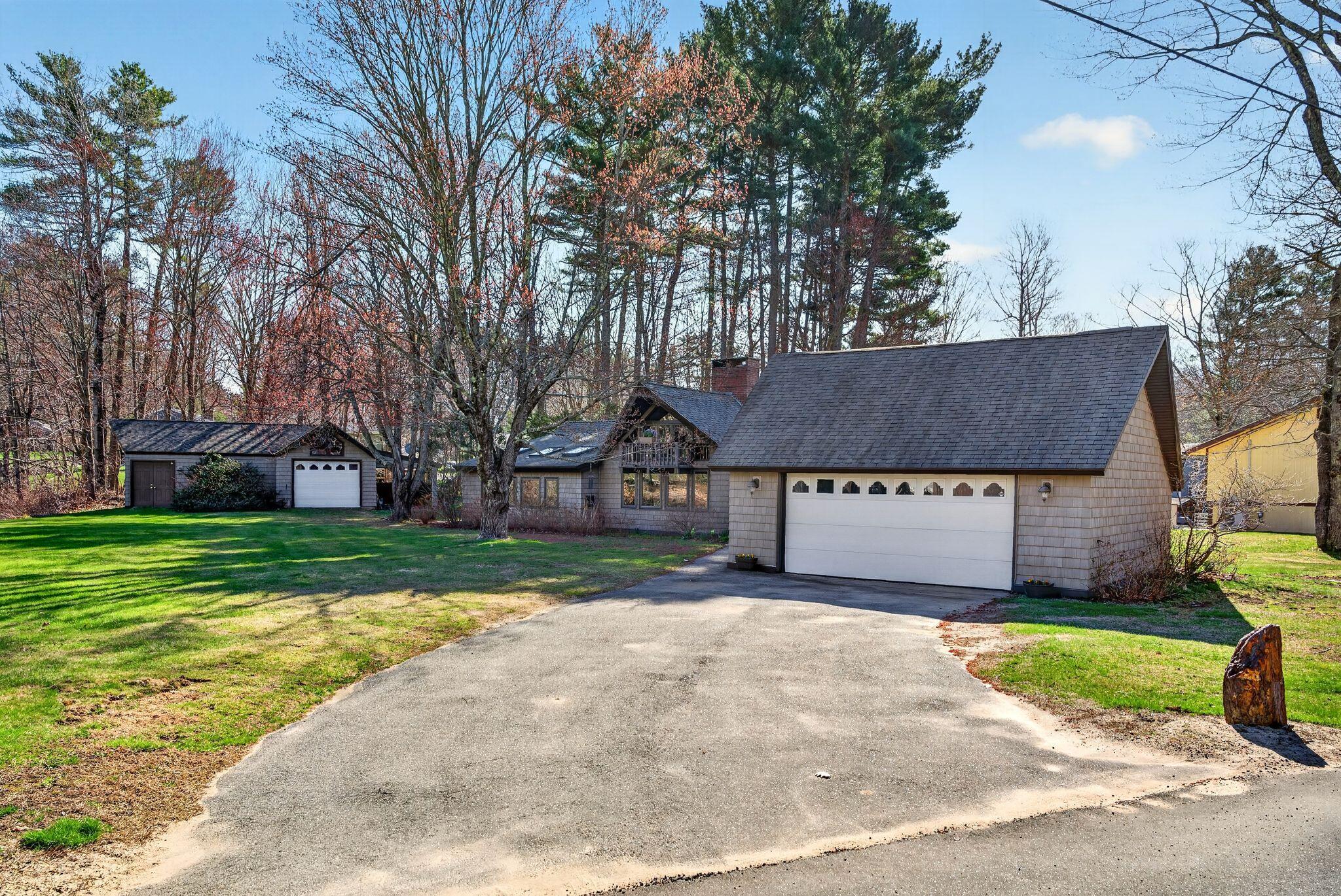 18 Brookside Drive