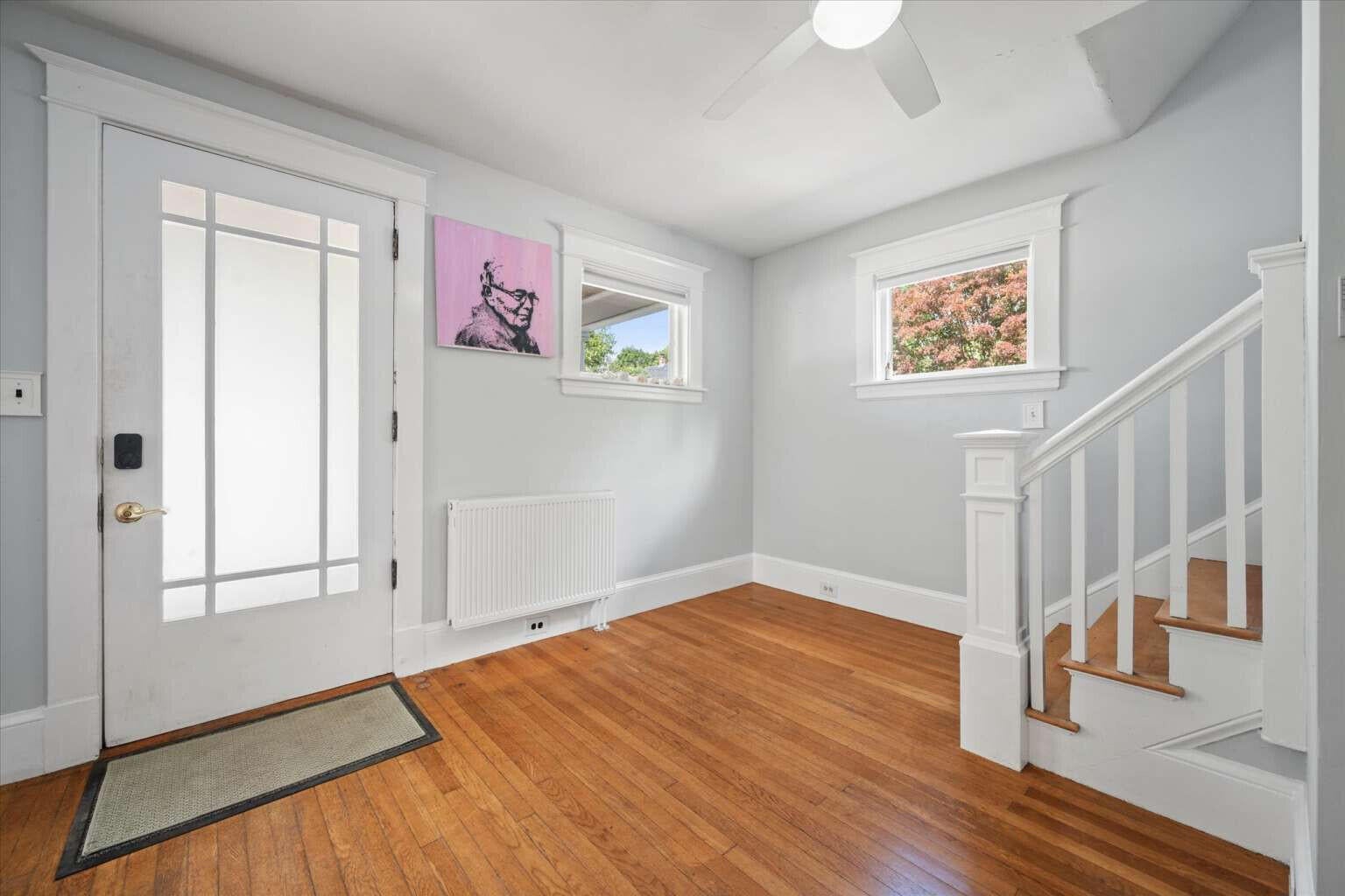 212 W Broadway