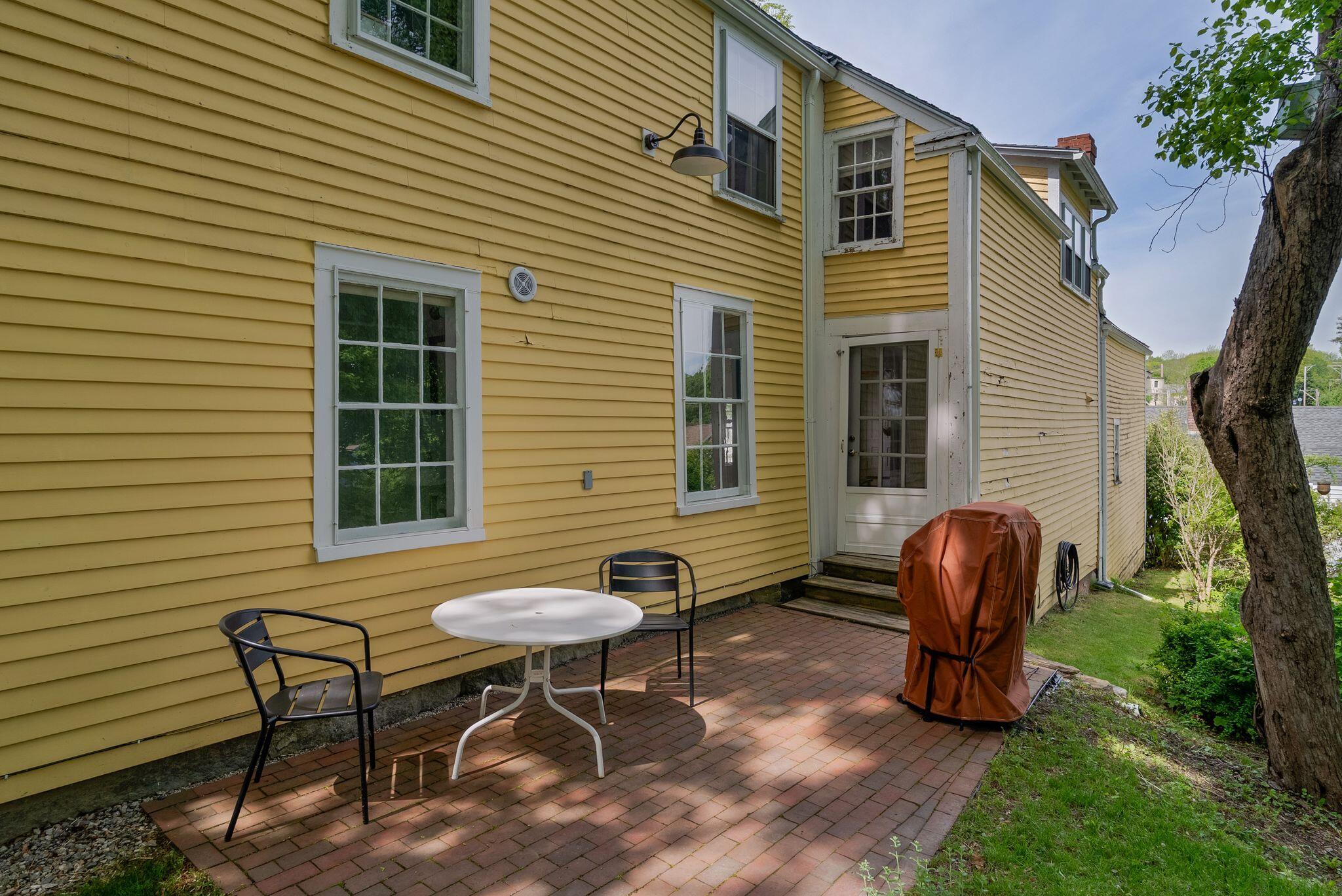 9 Bradbury Street