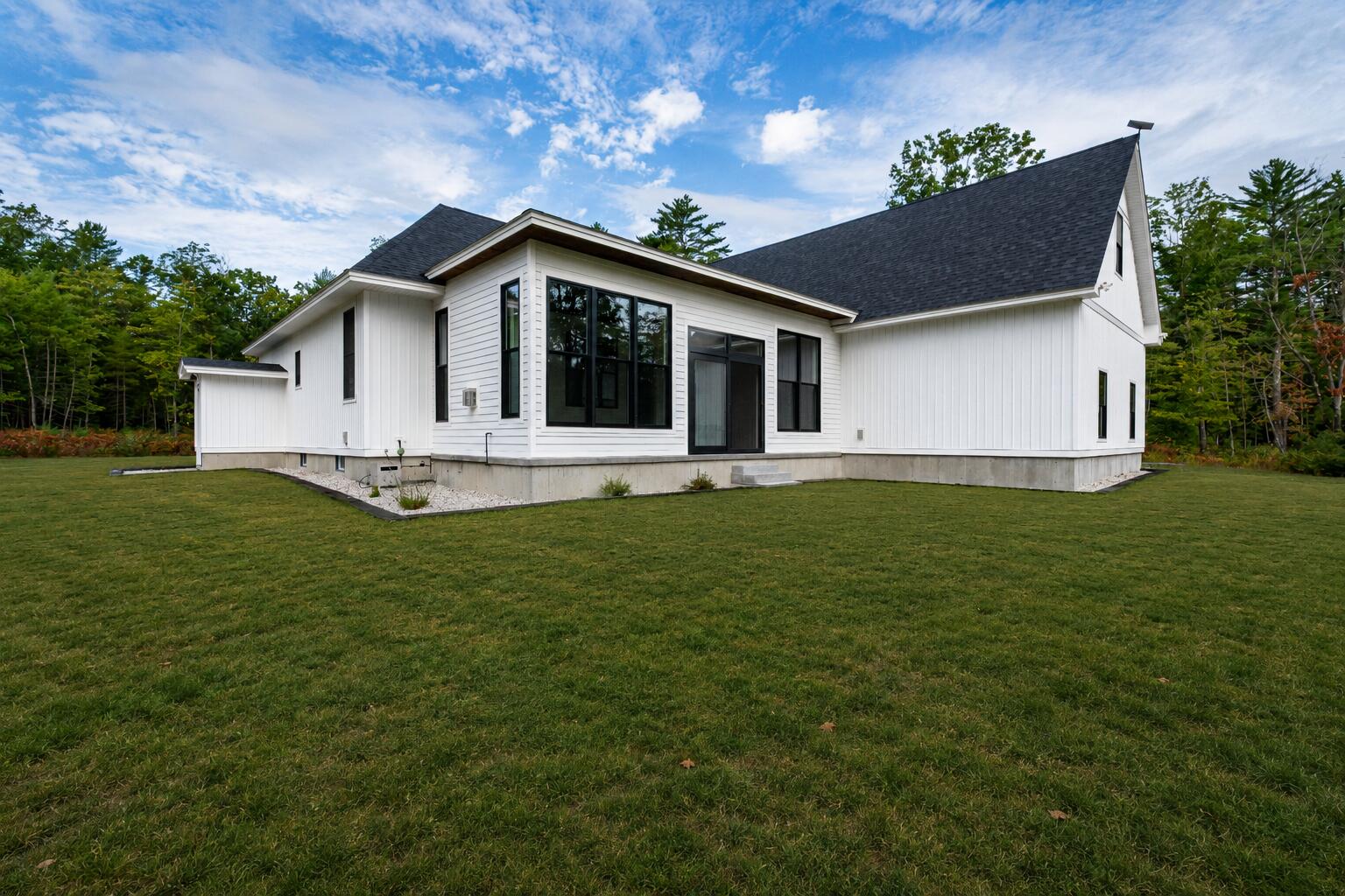 96 Ledgewood Lane