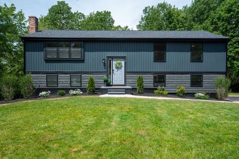 Photo of 17 Carriage Road, Cumberland, ME 04110 (MLS # 1664342)
