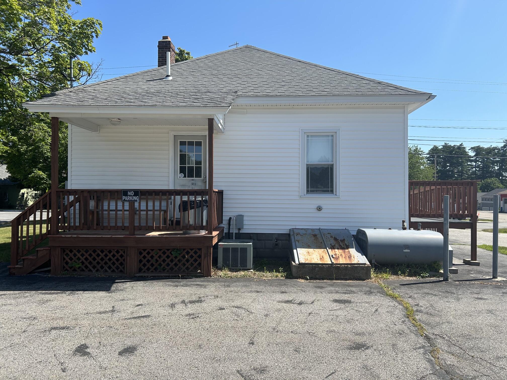 1087 Main Street