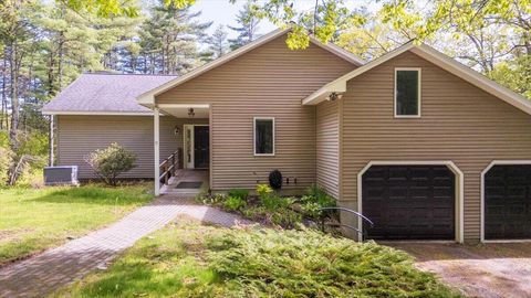 Photo of 11 Highland Road, Newcastle, ME 04553 (MLS # 1664307)