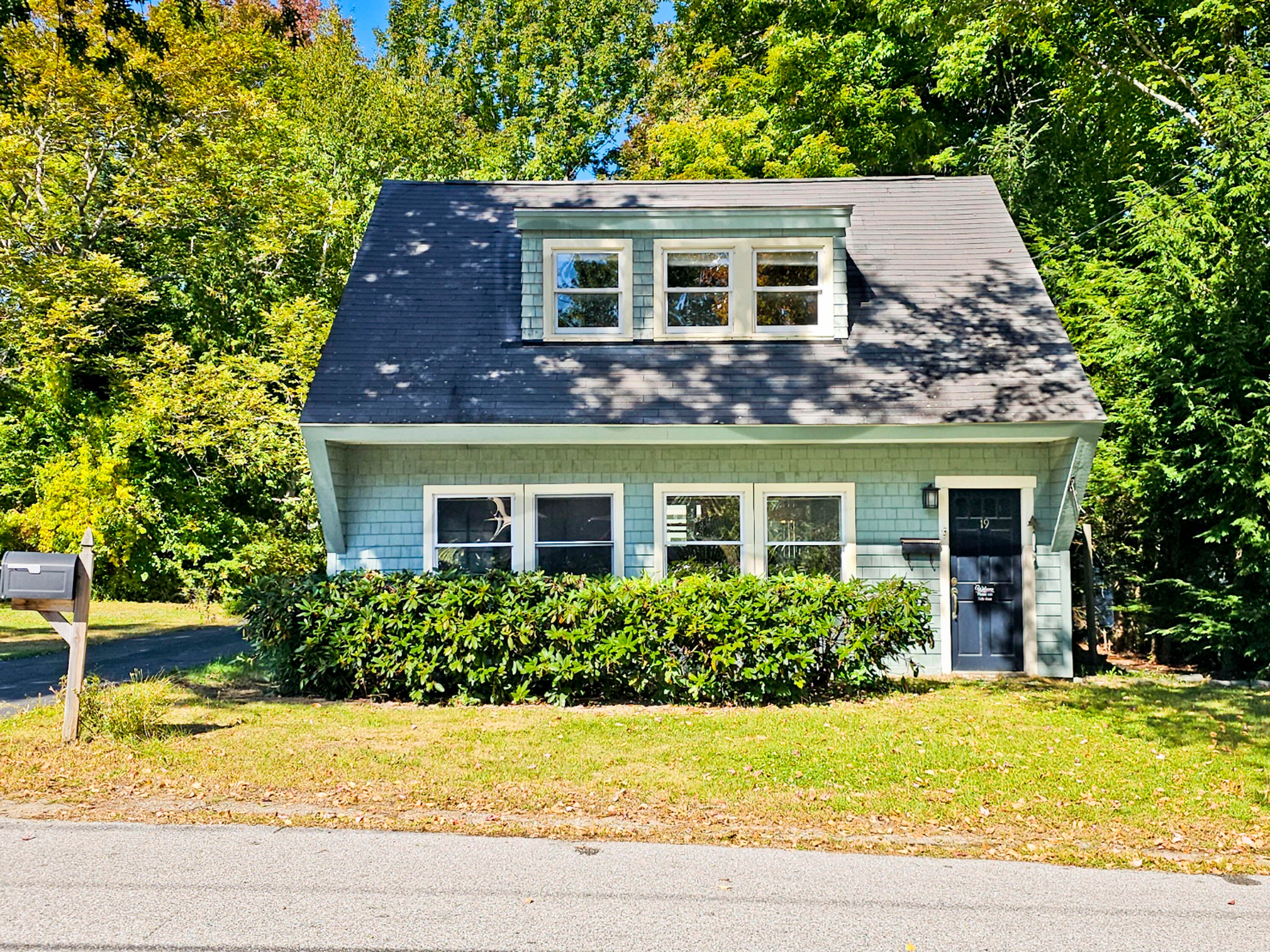 19 Bradbury Street