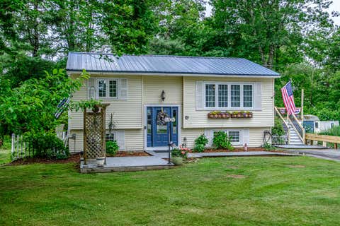 Photo of 5 Willow Avenue, Old Orchard Beach, ME 04064 (MLS # 1668734)