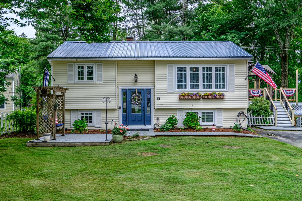 Photo of 5 Willow Avenue, Old Orchard Beach, ME 04064 (MLS # 1668734)