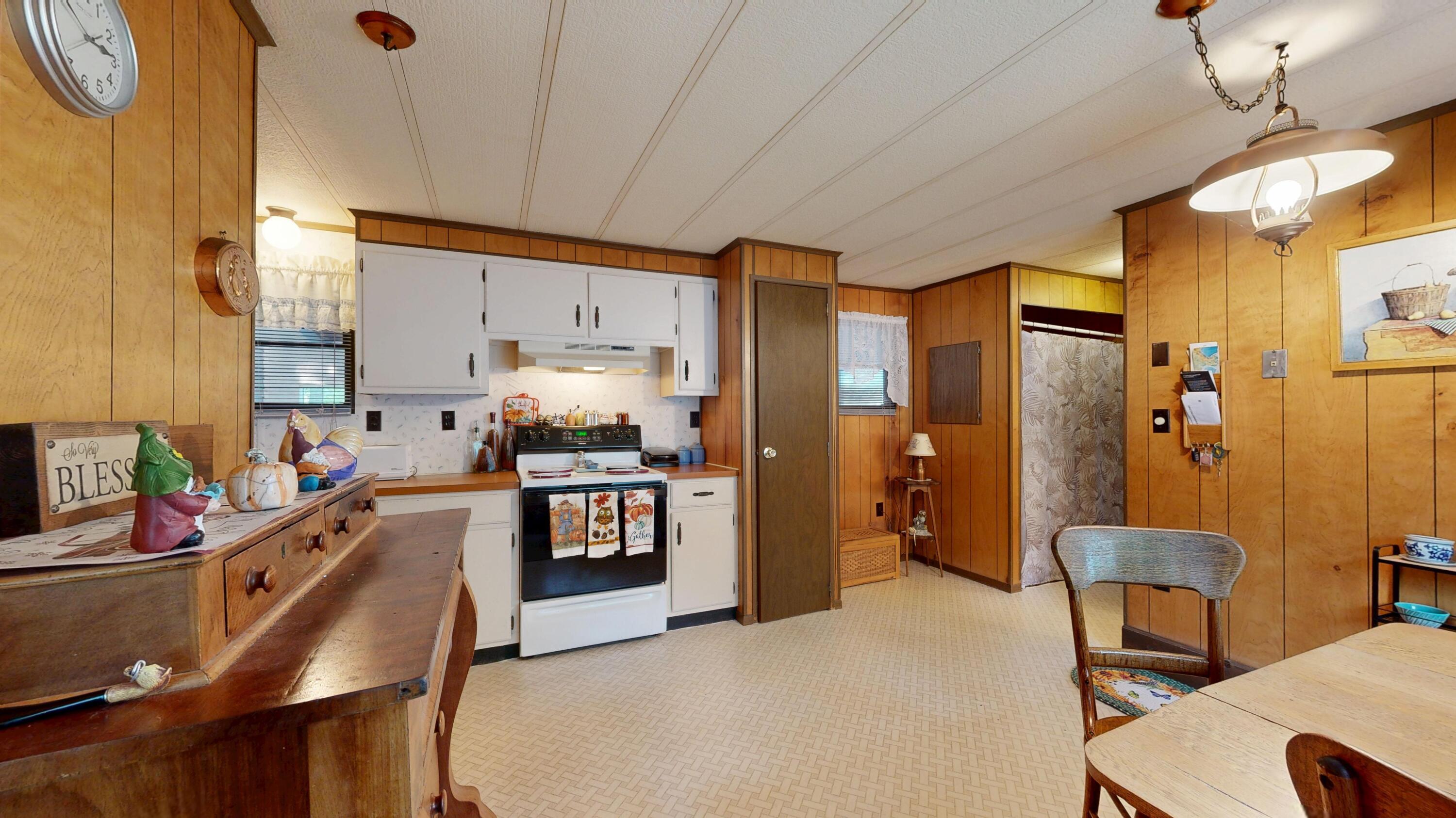 33 Oakwood Drive
