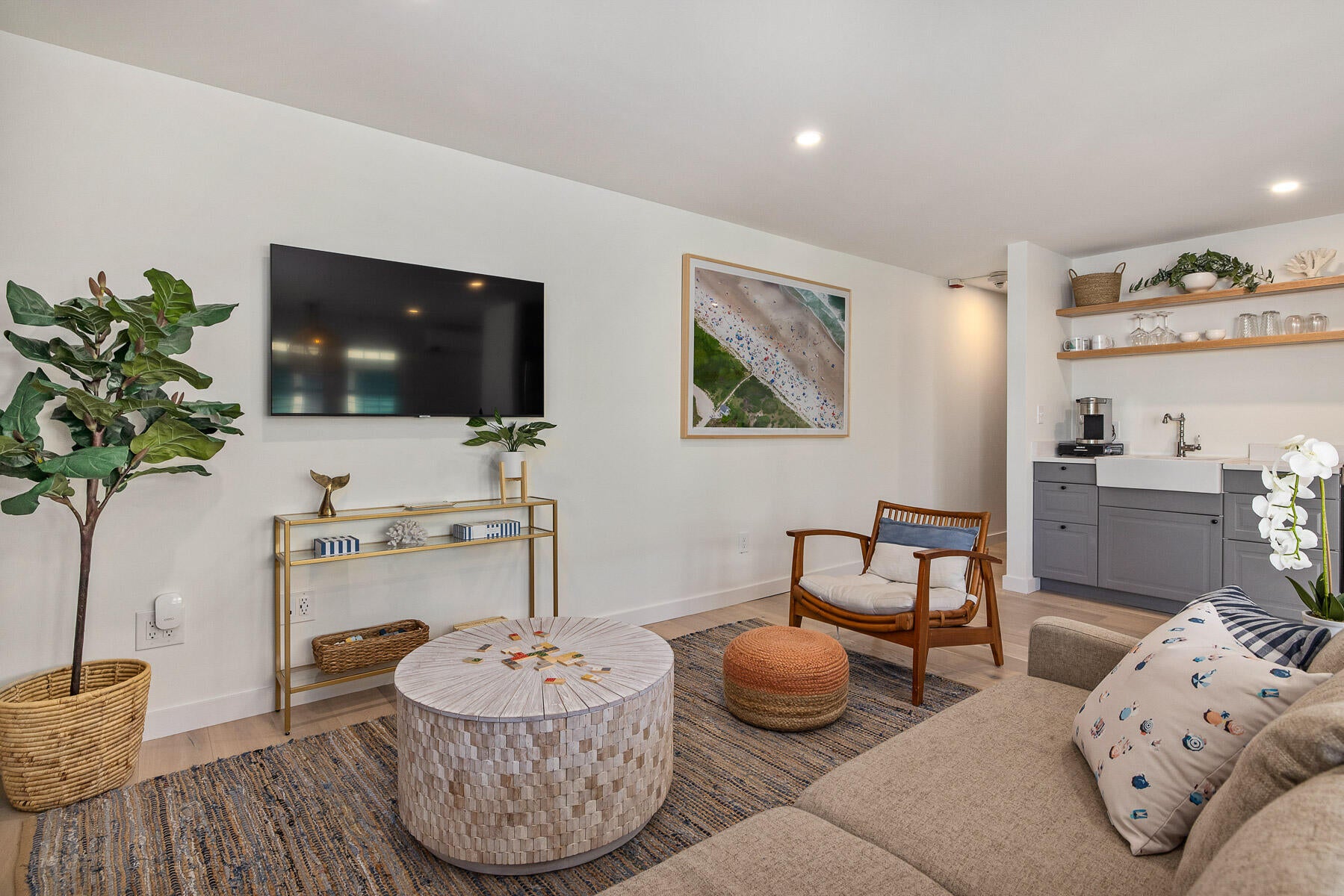 20 Shore Road 2C