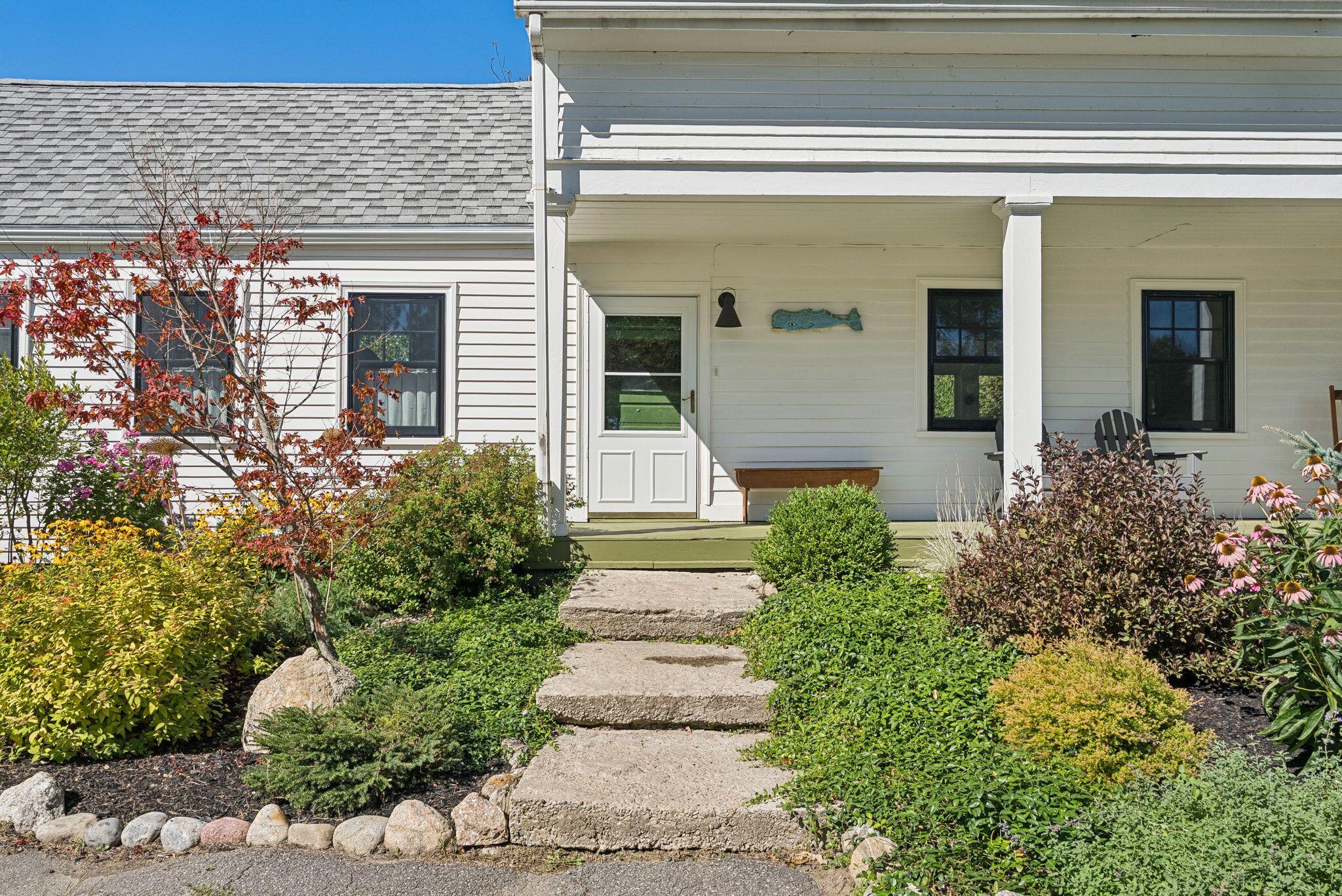 746 Middle Road