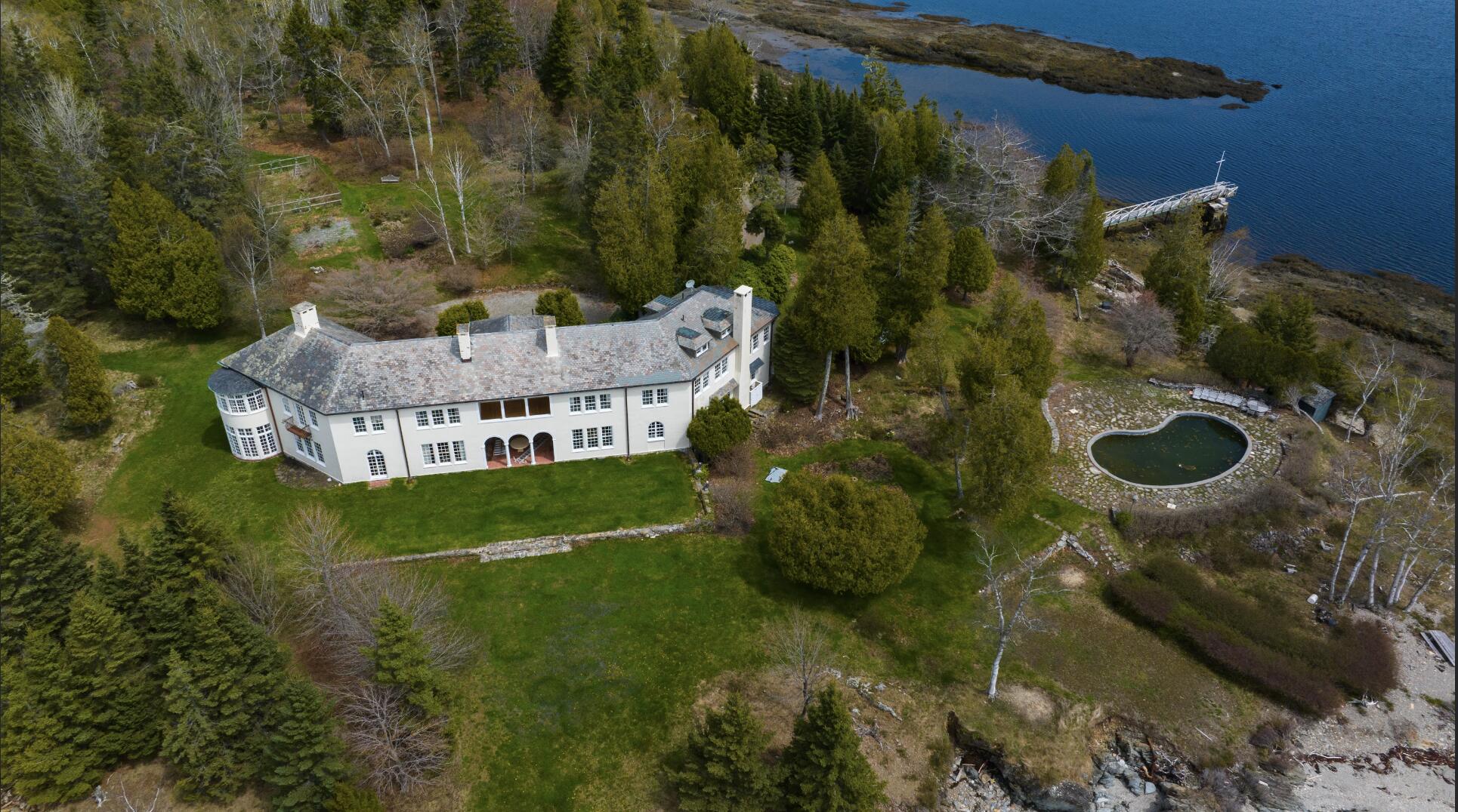 399 Hermit's Point Road