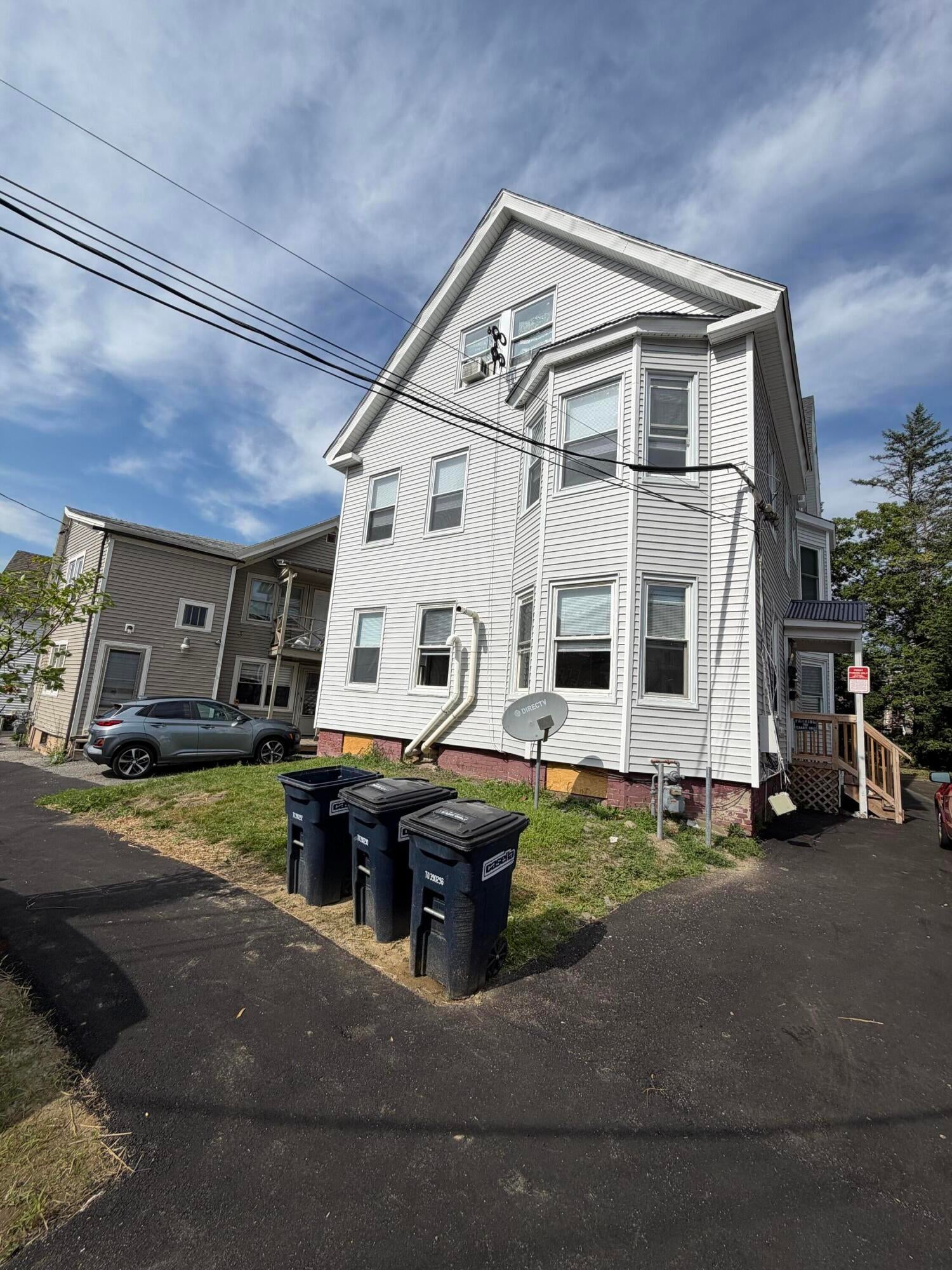 16 Howe Street