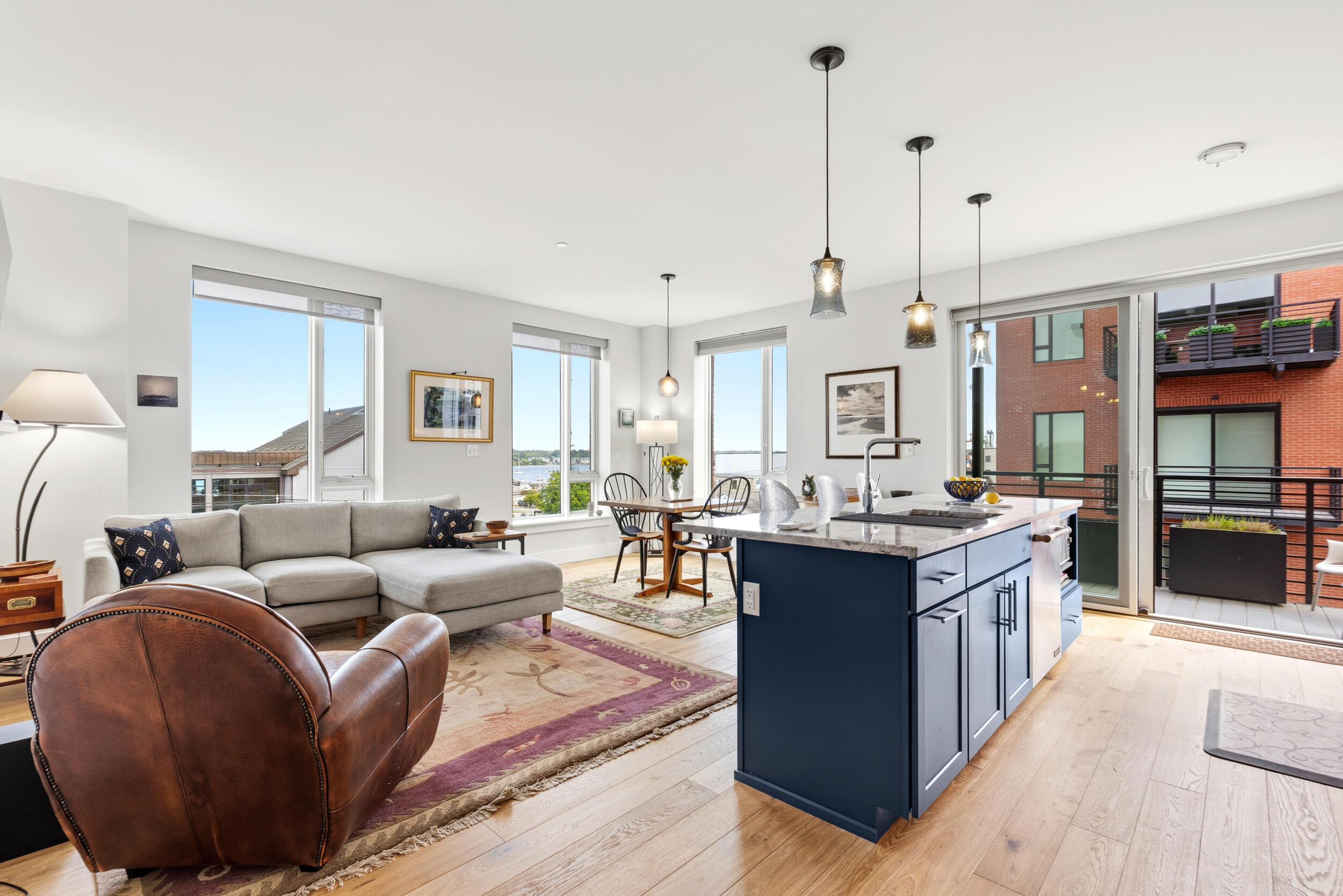383 Commercial Street 401