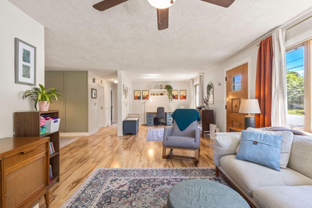 Photo of 11 Southgate Avenue, Biddeford, ME 04005 (MLS # 1666296)