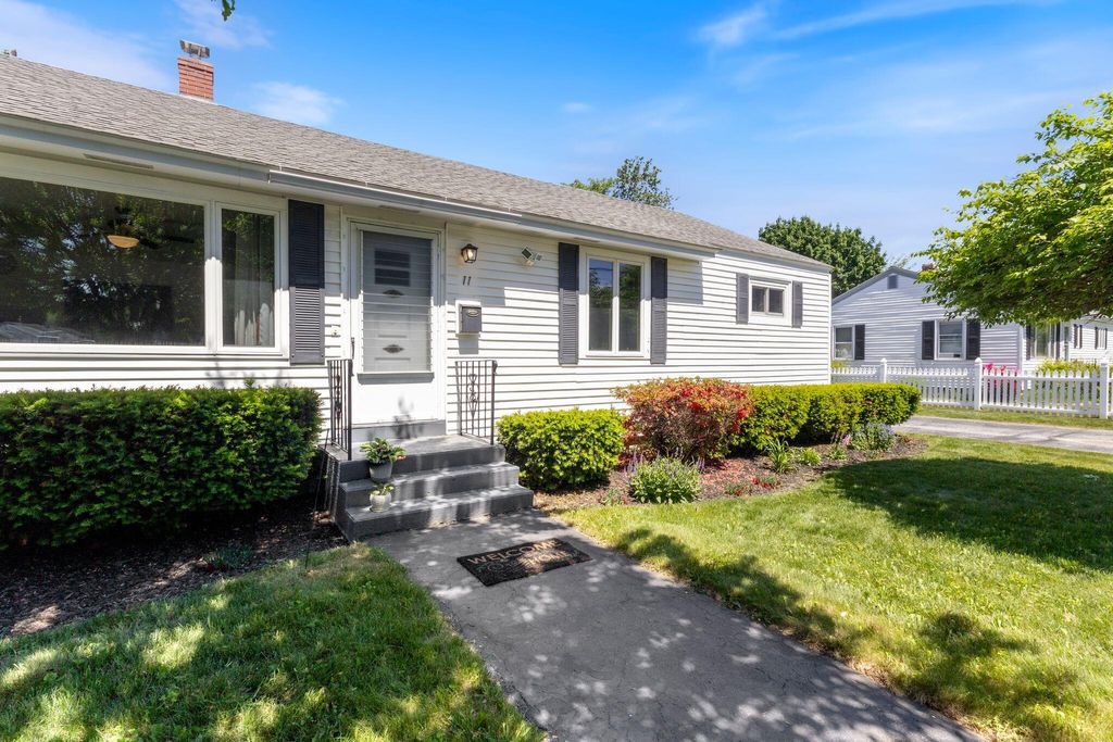 Photo of 11 Southgate Avenue, Biddeford, ME 04005 (MLS # 1666296)