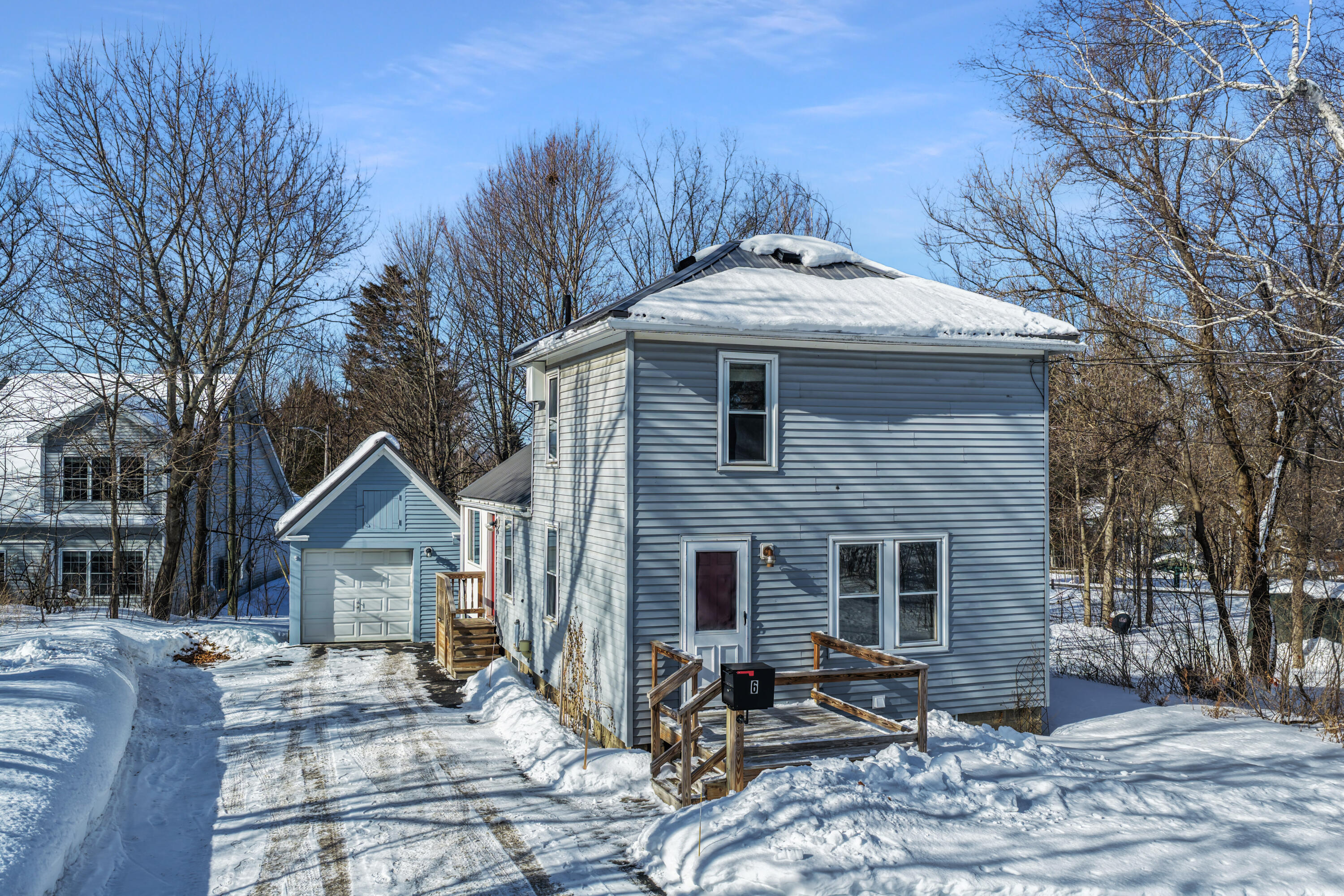 6 Dudley Street