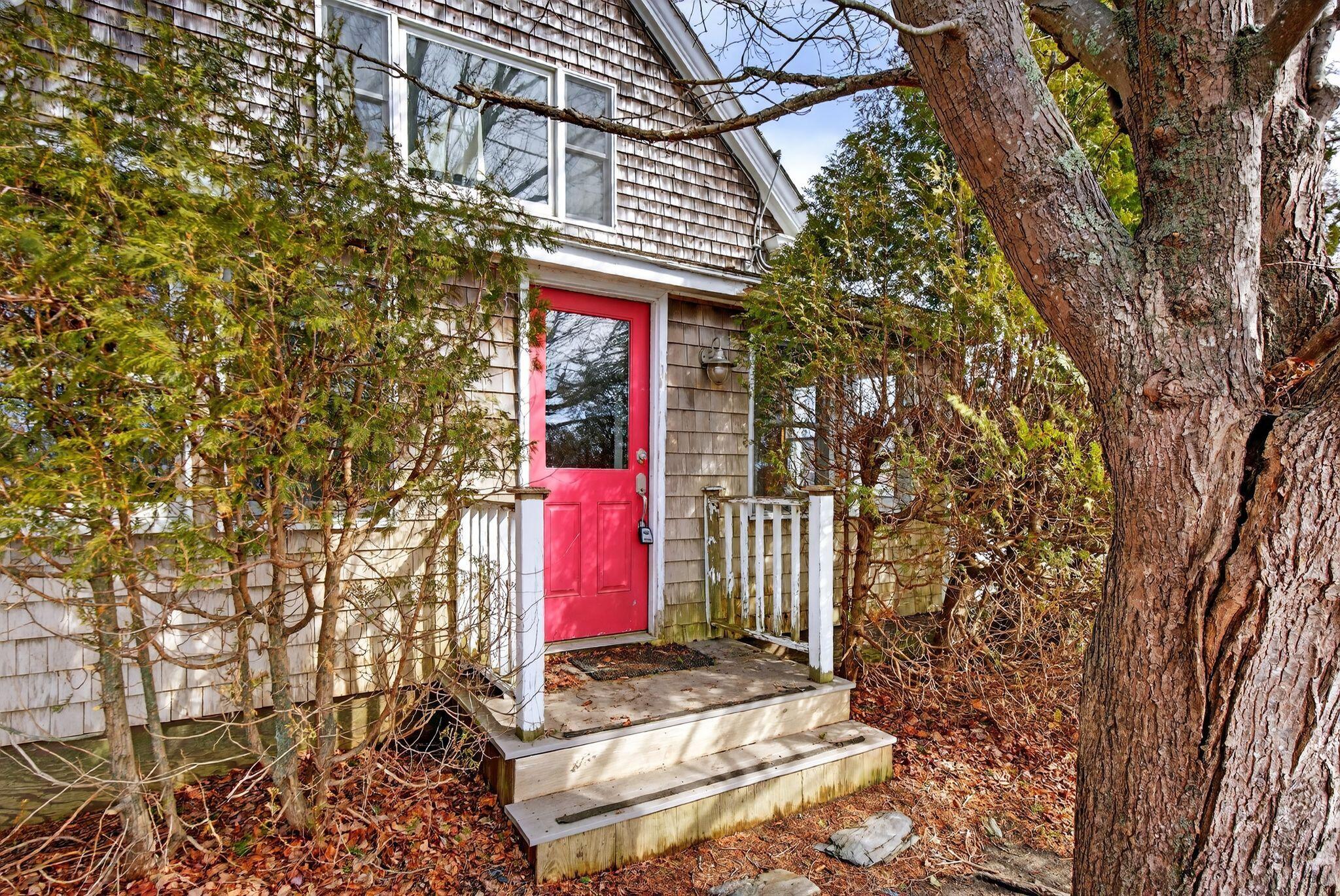 52 Two Lights Road