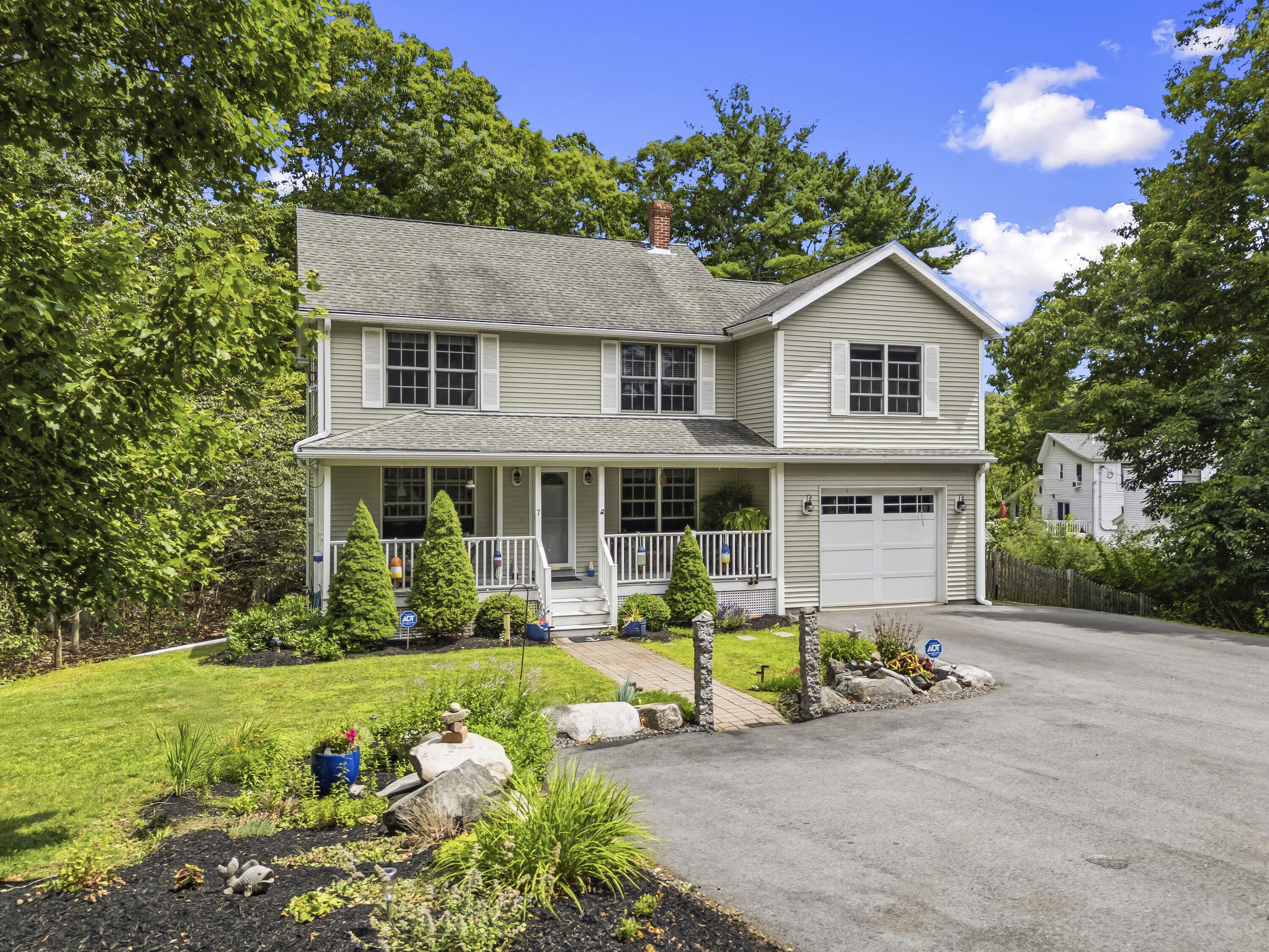 7 Scott Avenue