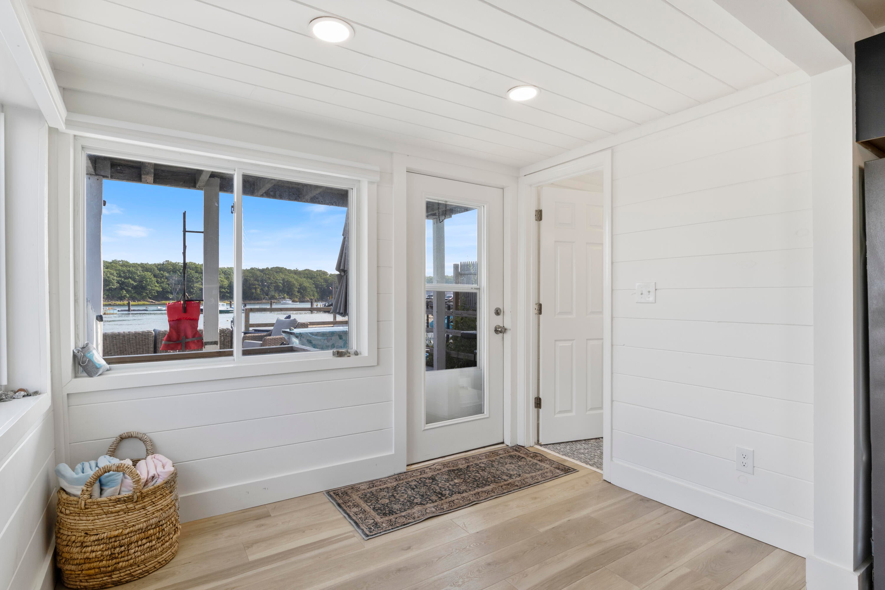 13 Bay Avenue