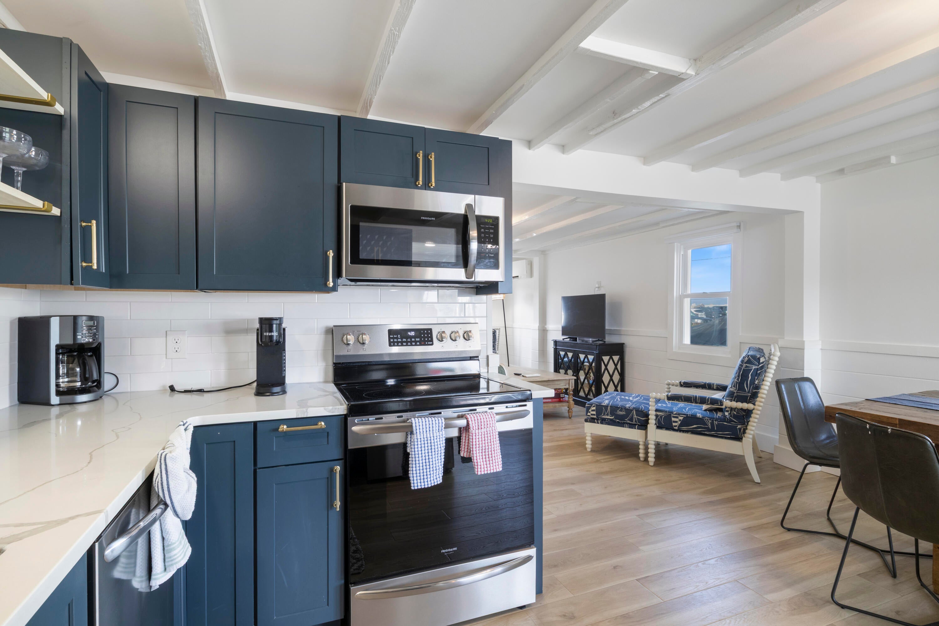 13 Bay Avenue