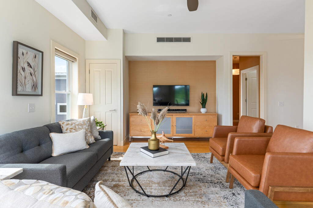 135 Sheridan Street 404
