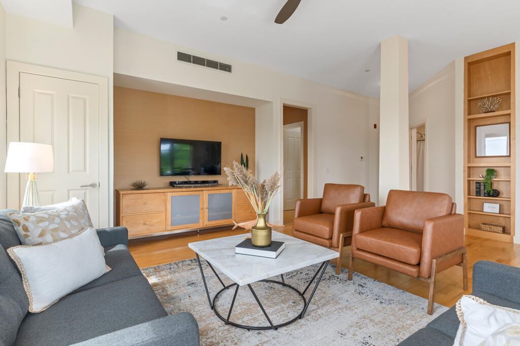 135 Sheridan Street 404