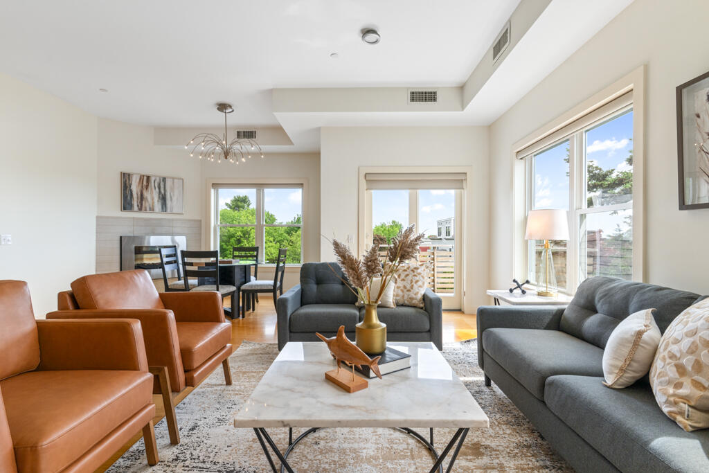 135 Sheridan Street 404