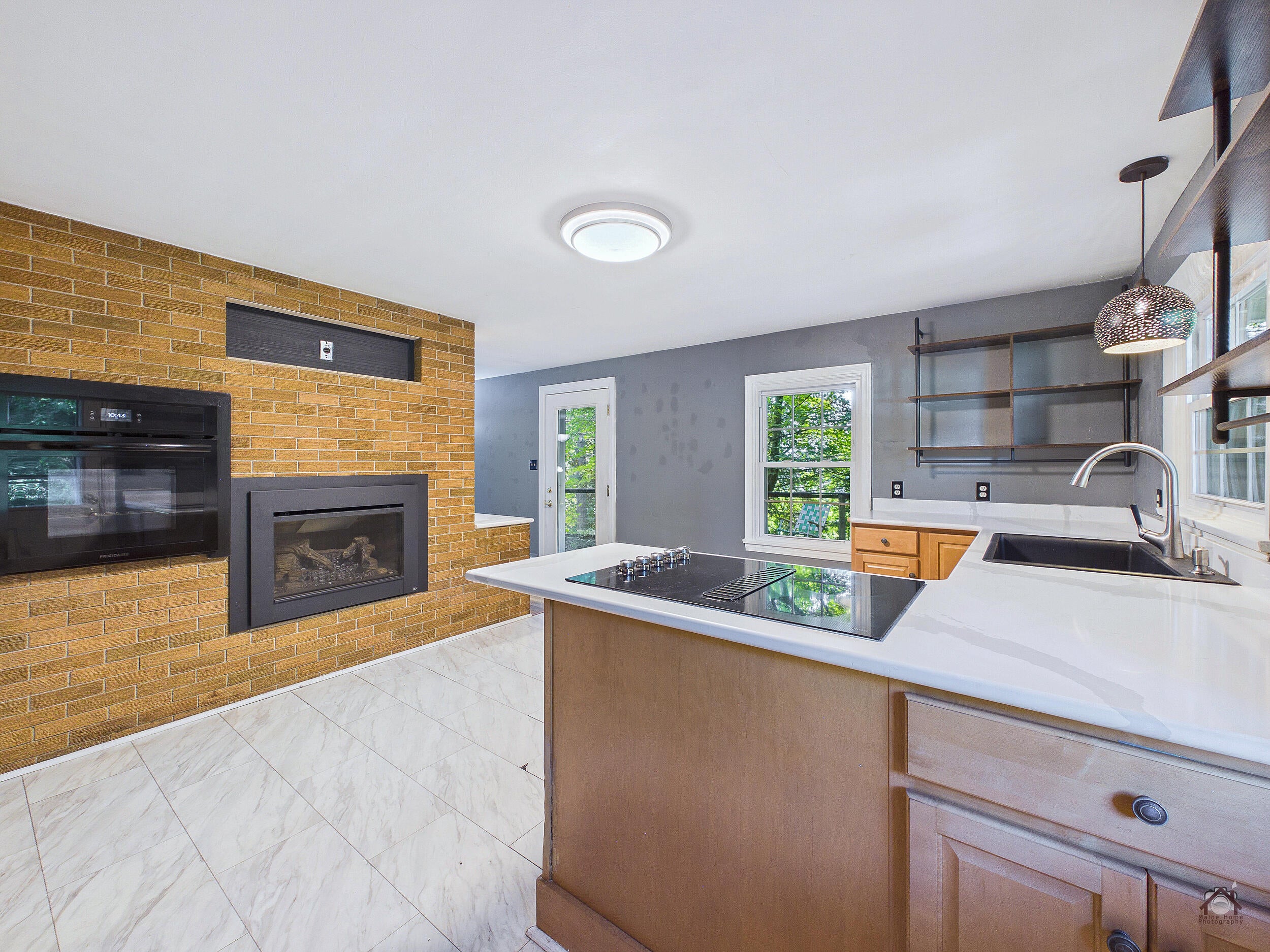 10 Hillcrest Road