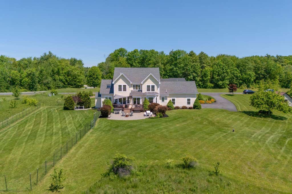 Photo of 18 Linsausiq Way, Falmouth, ME 04105 (MLS # 1666321)