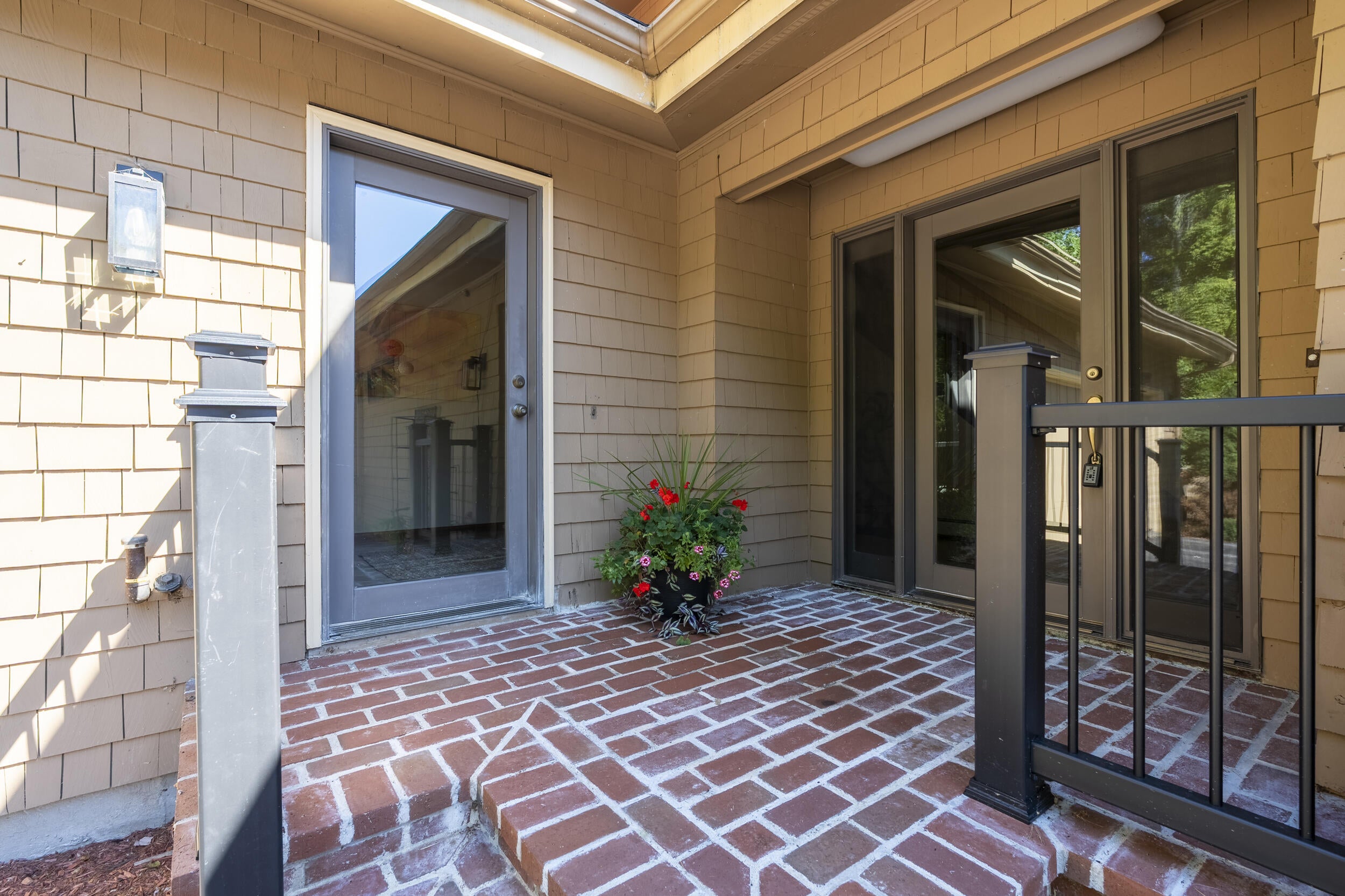 2 Brookfield Road