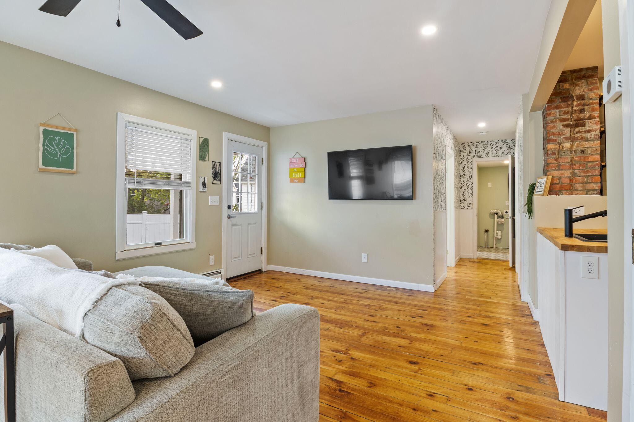 77 Saco Avenue