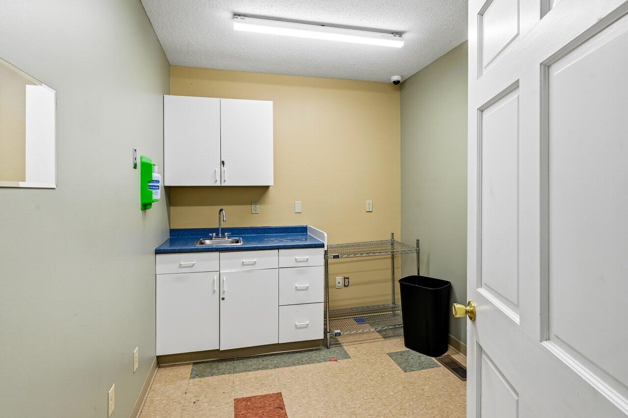 19 Levesque Drive 3