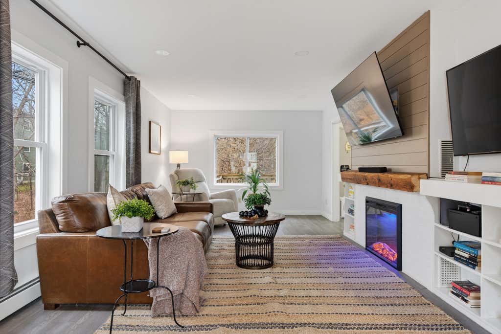 Photo of 510 Minot Avenue, Auburn, ME 04210 (MLS # 1665241)