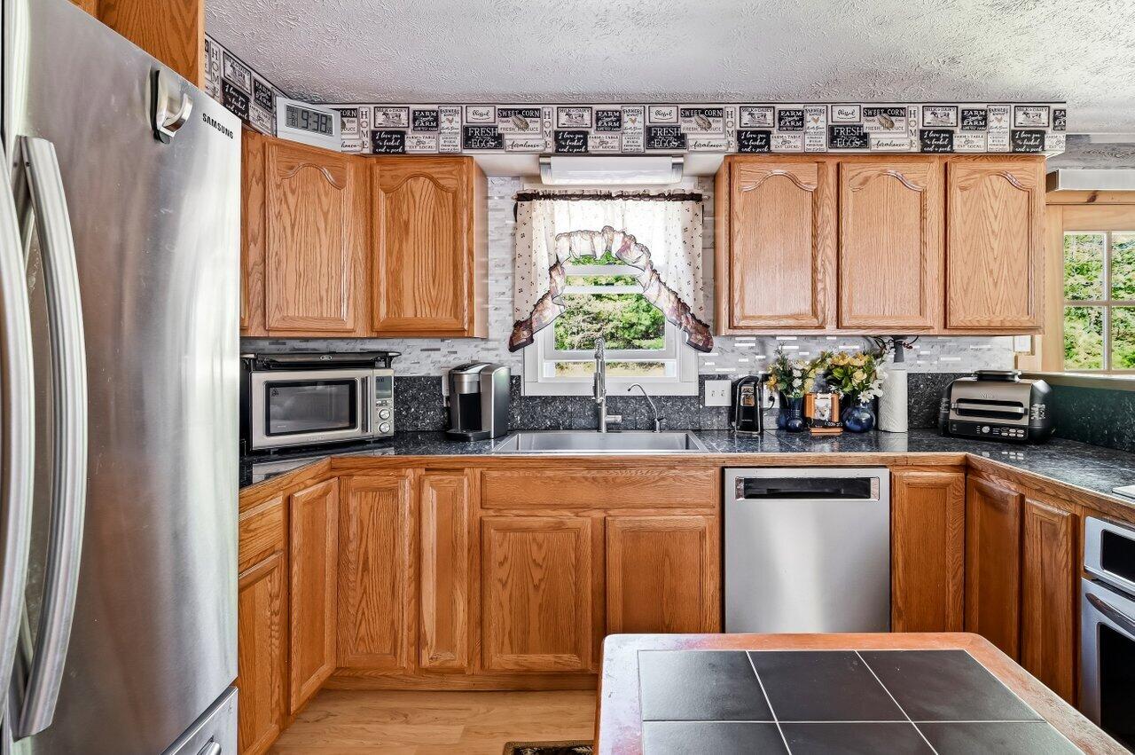 251 Valley Road