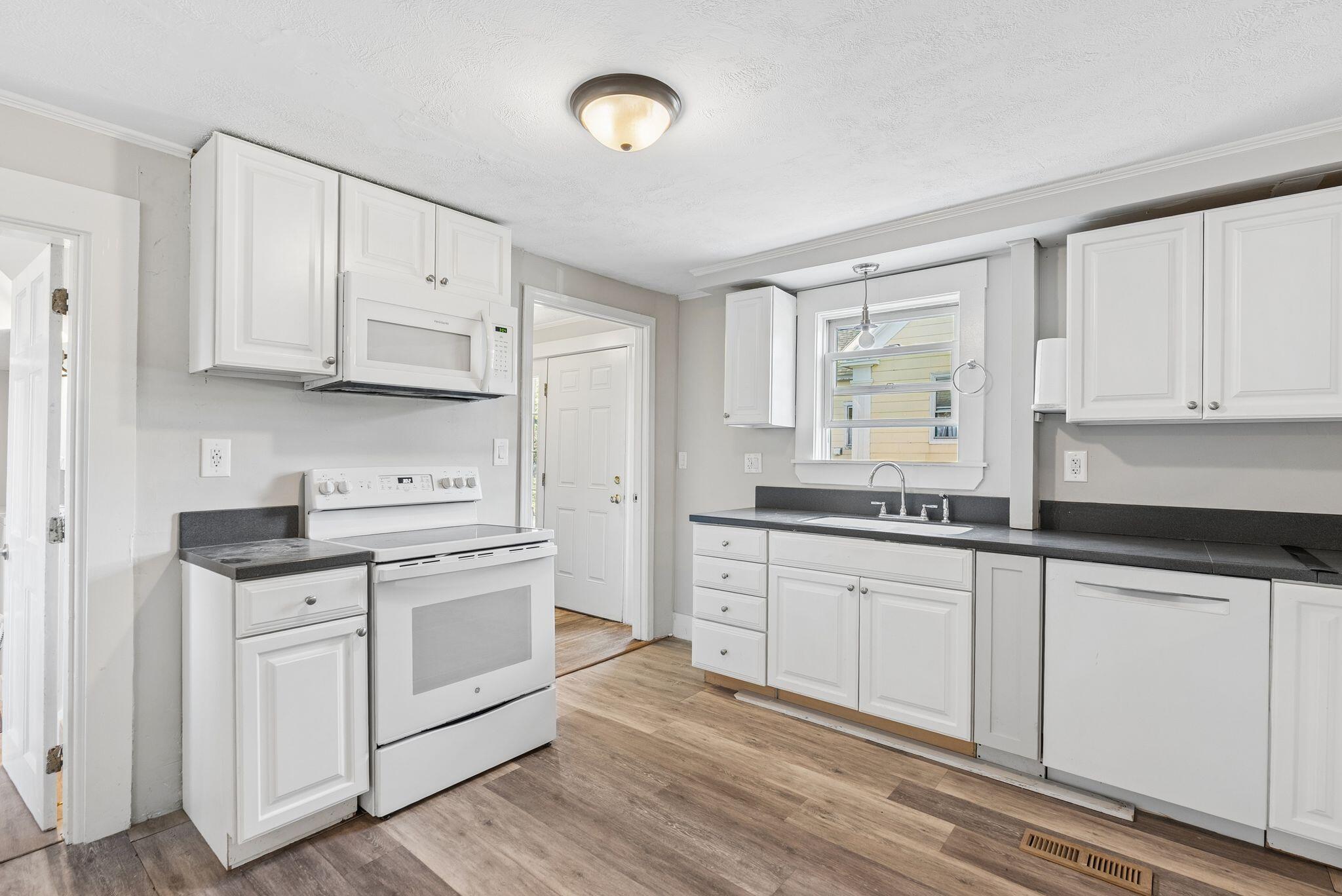 1572 Main Street