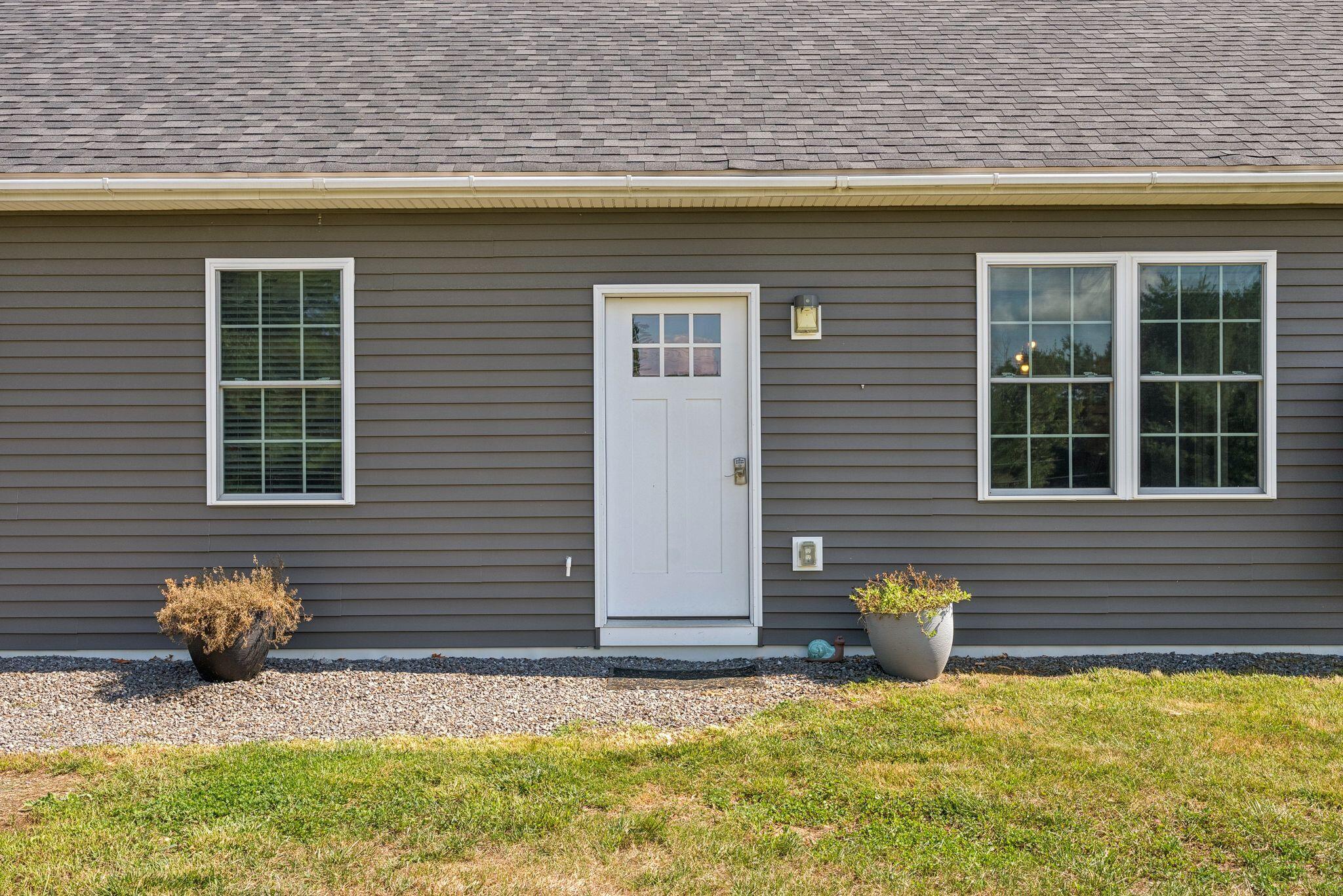 574 River Road
