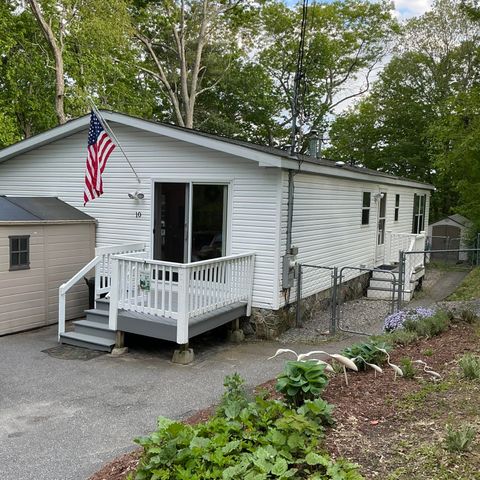 Photo of 10 Maple Street Extension, Topsham, ME 04086 (MLS # 1664685)