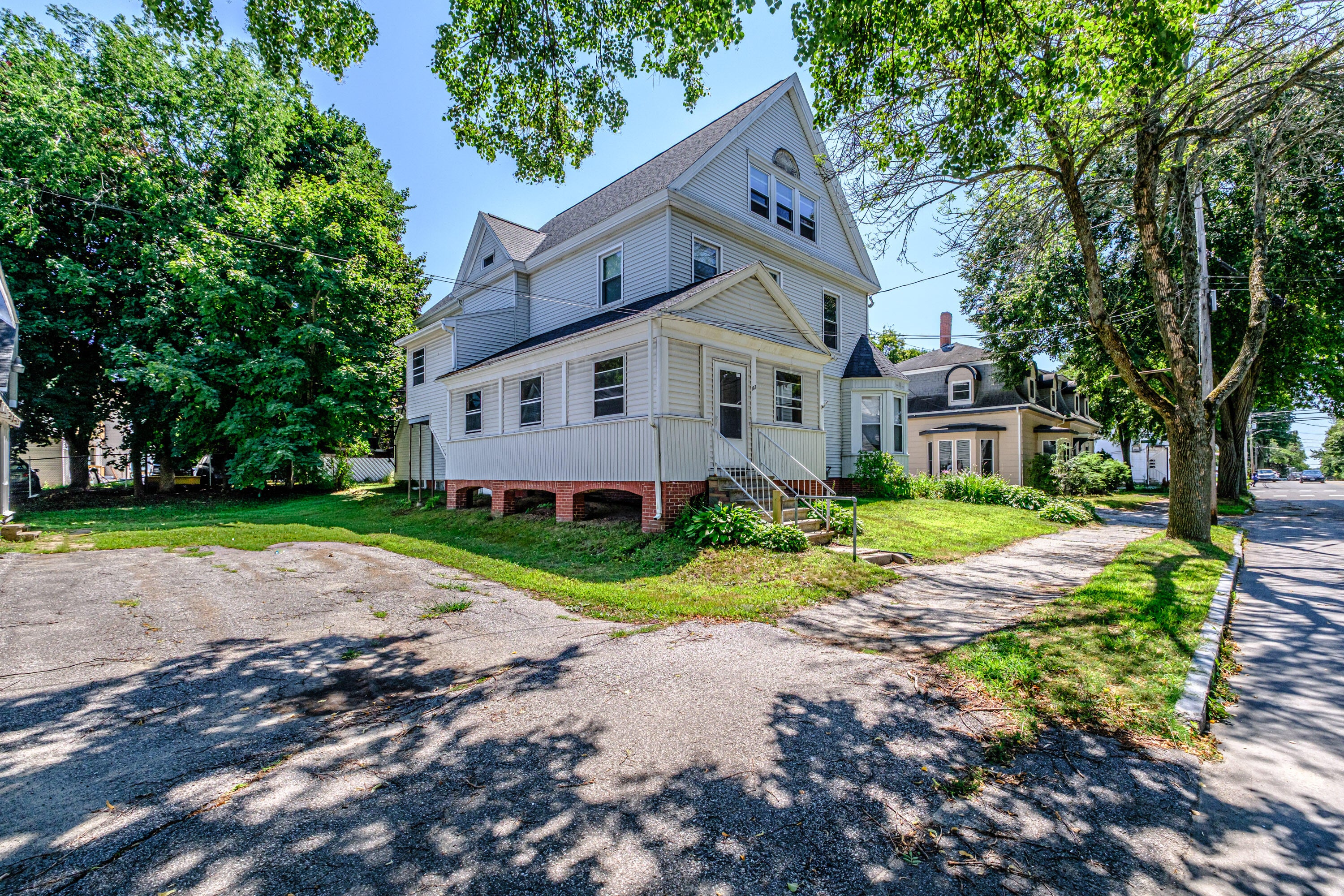 157 College Street